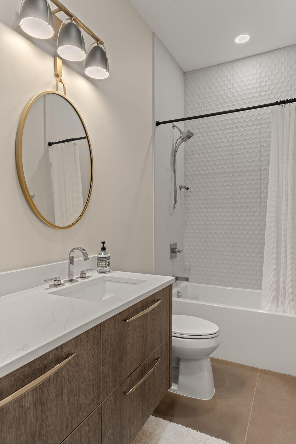 BAYTOWNE AVE EAST - Residential