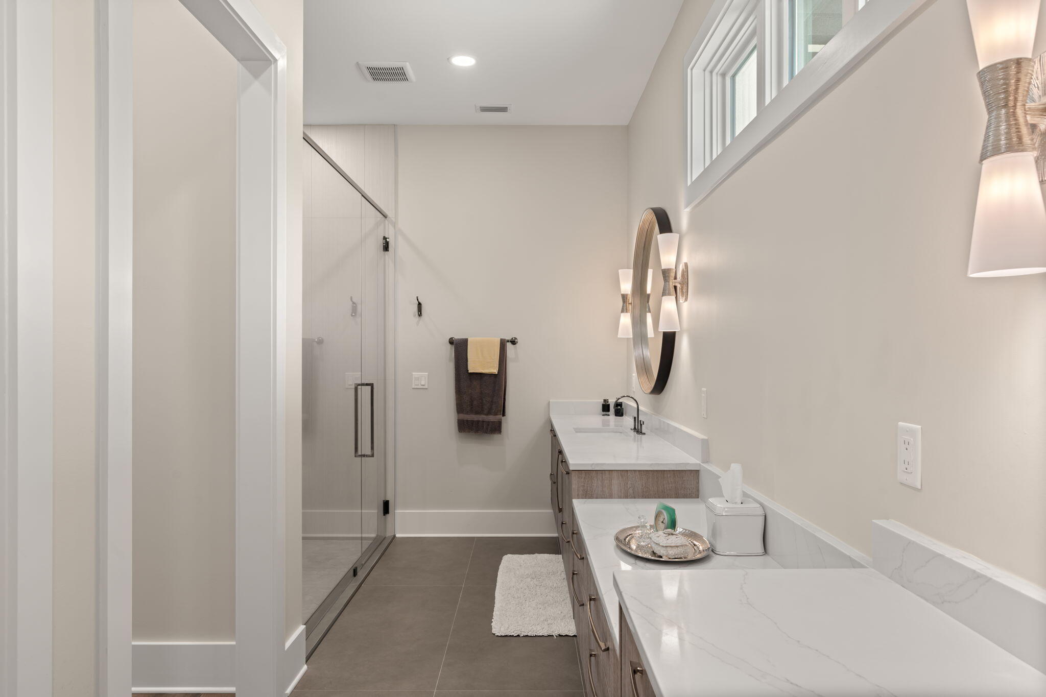 BAYTOWNE AVE EAST - Residential