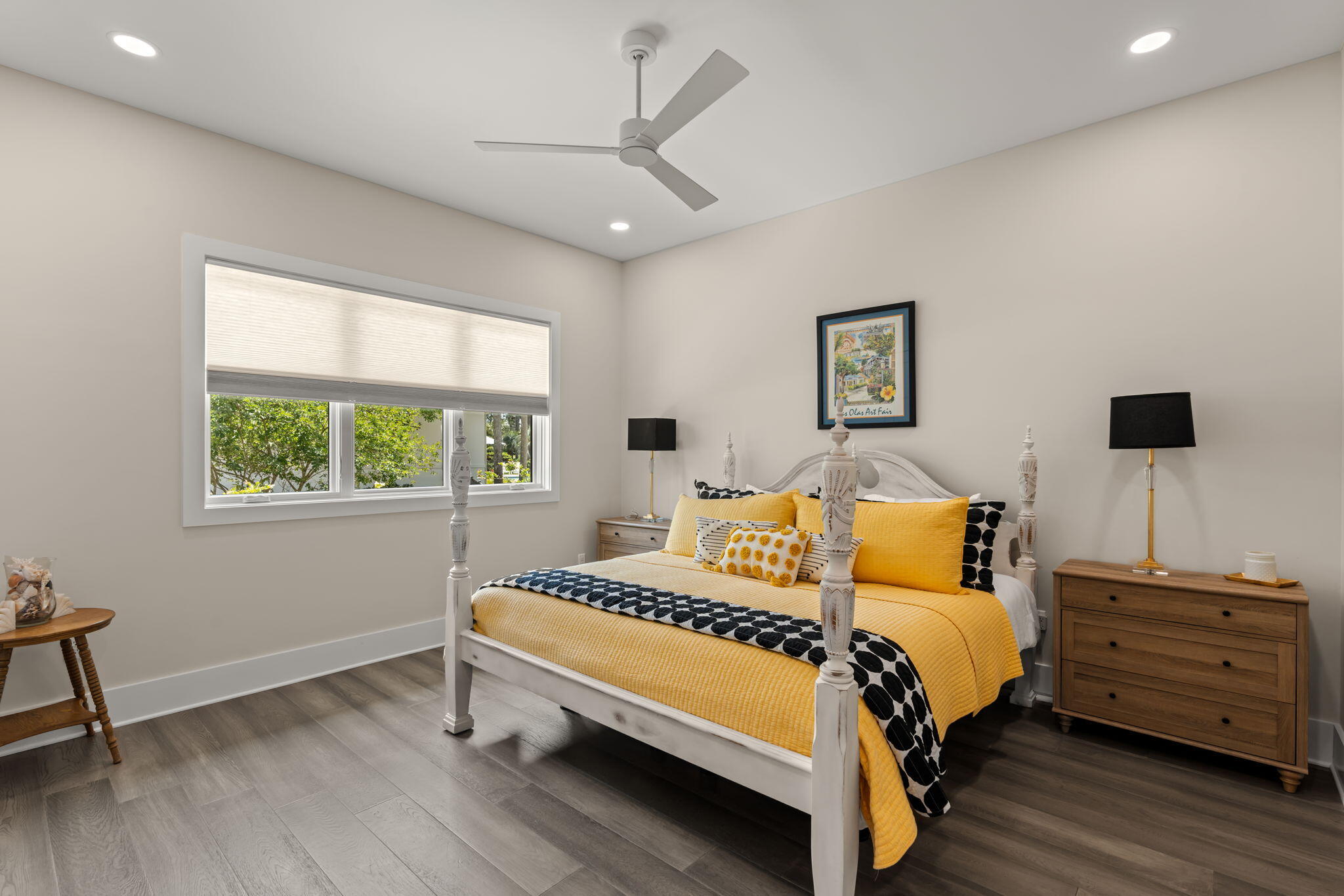 BAYTOWNE AVE EAST - Residential