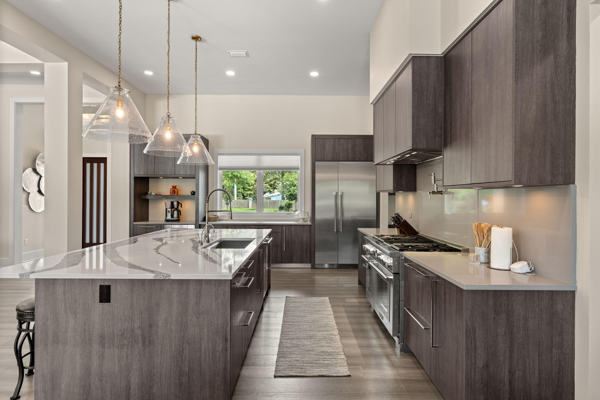 BAYTOWNE AVE EAST - Residential
