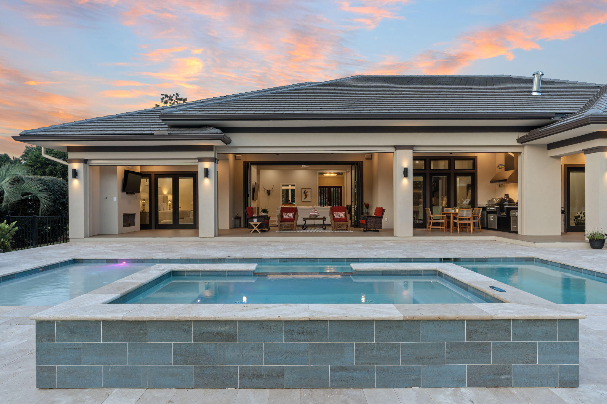 BAYTOWNE AVE EAST - Residential