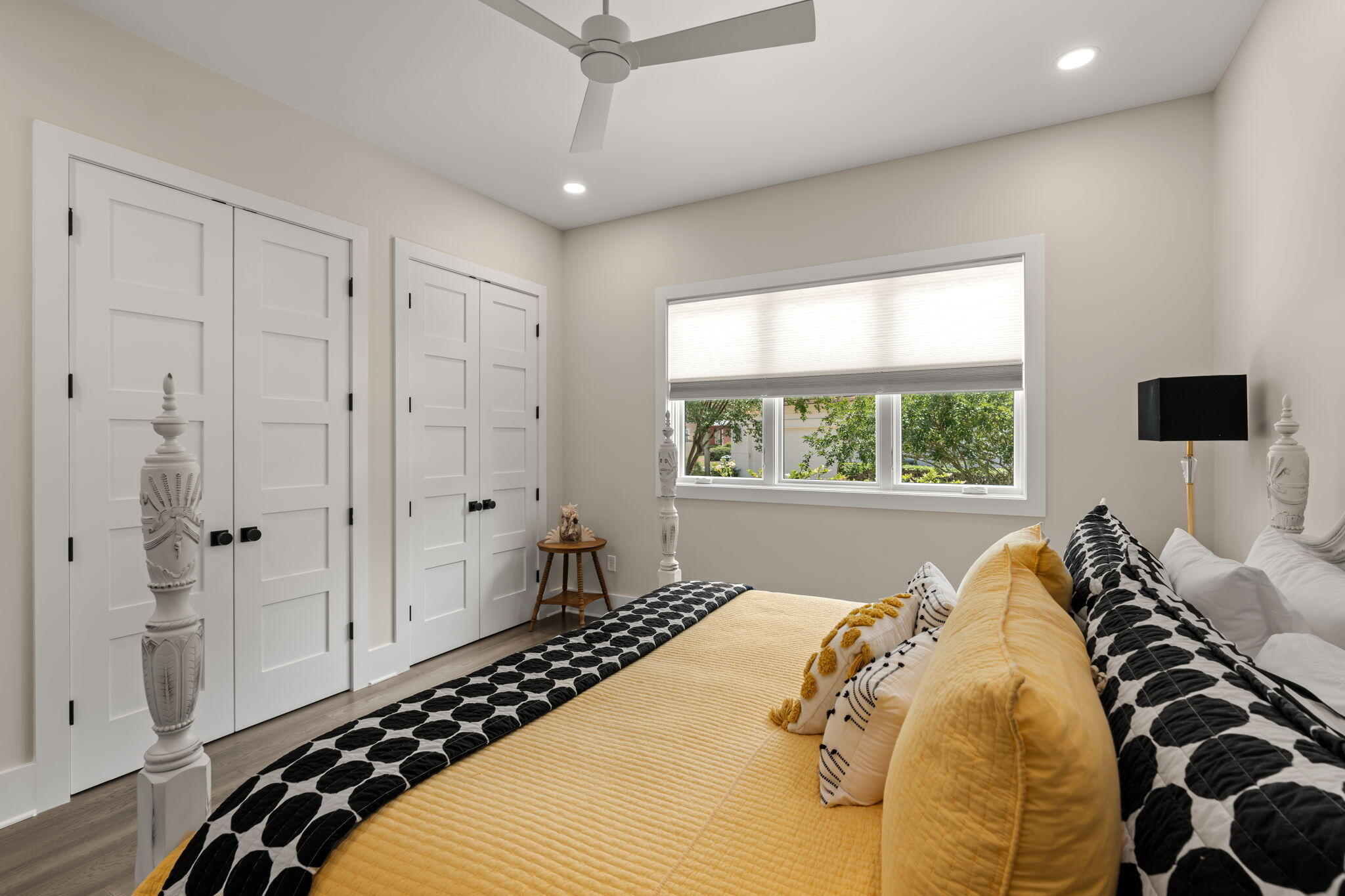 BAYTOWNE AVE EAST - Residential