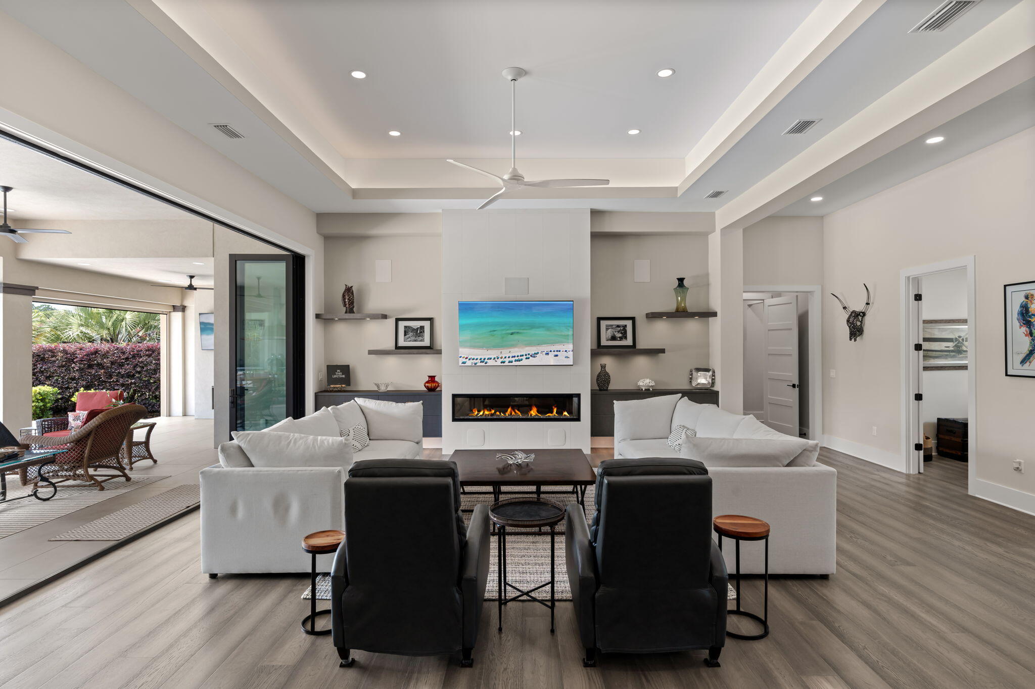 BAYTOWNE AVE EAST - Residential