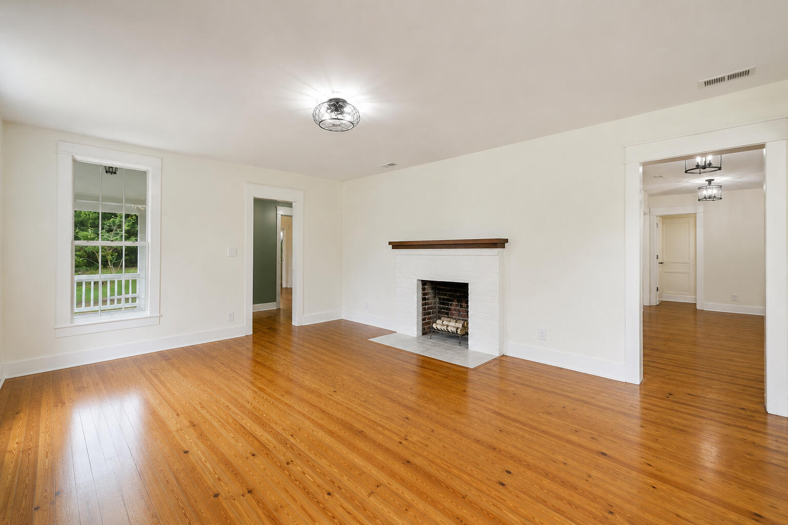 LAUREL HILL - Residential