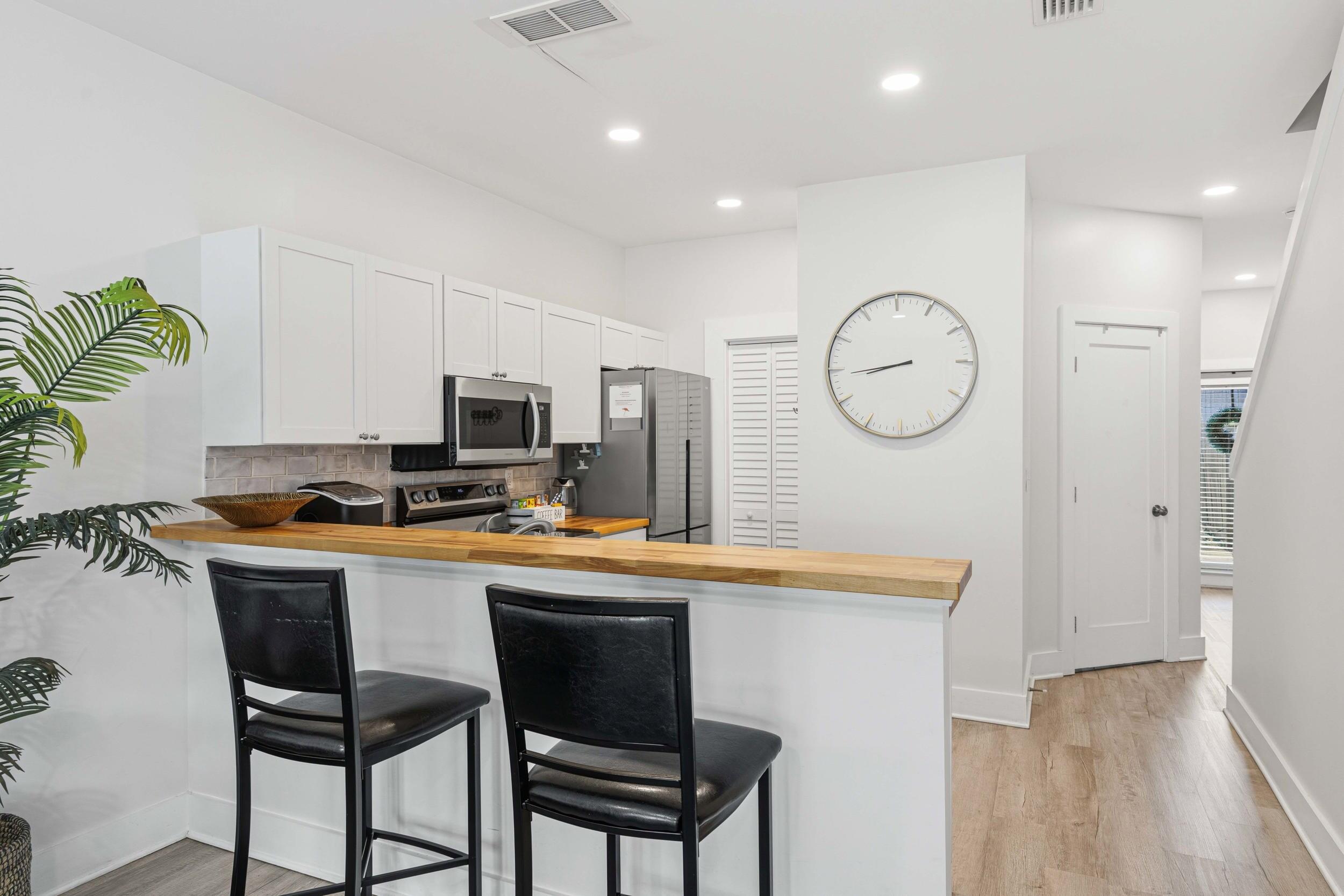 MIKSTAKEL TOWNHOMES - Residential Lease