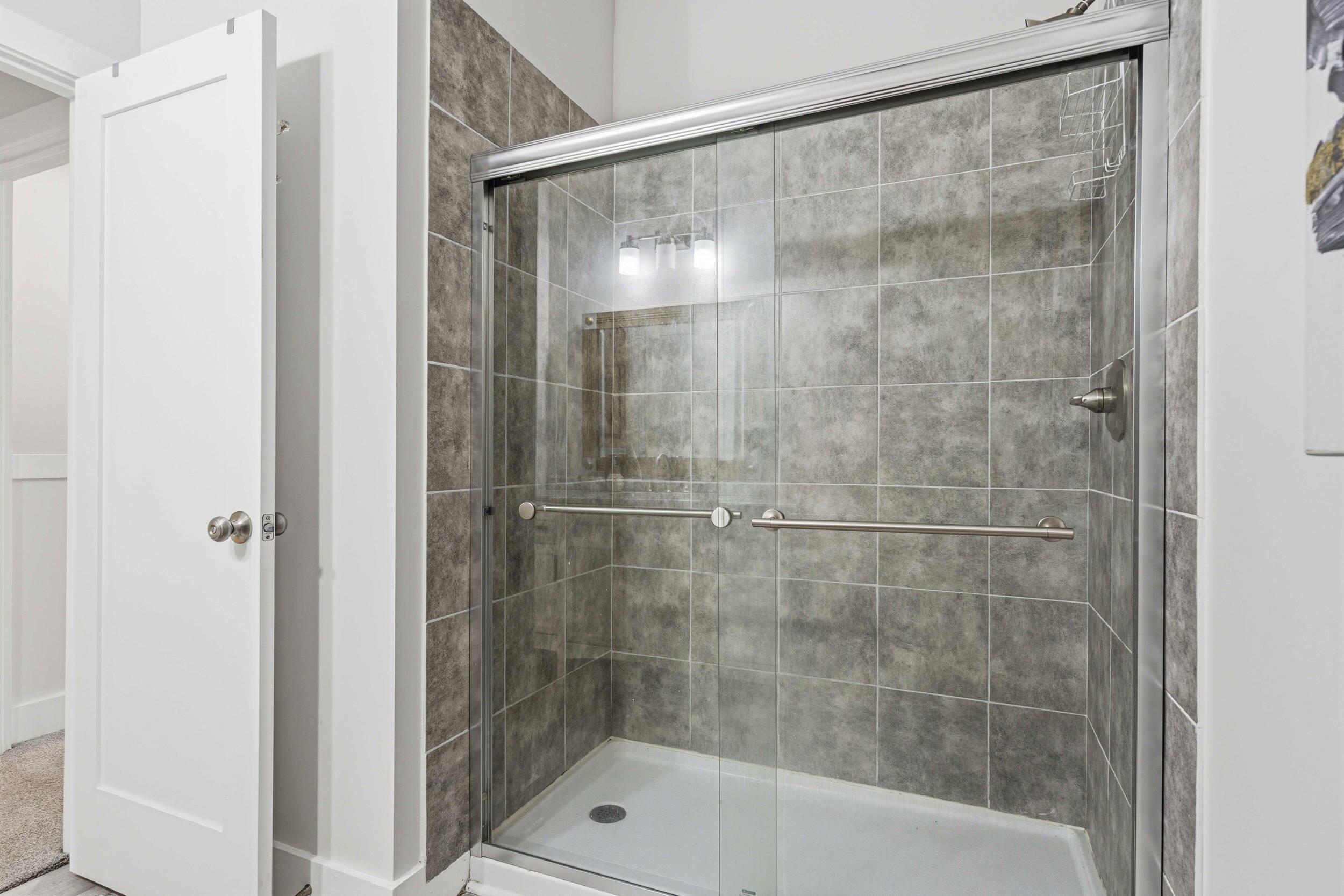 MIKSTAKEL TOWNHOMES - Residential Lease