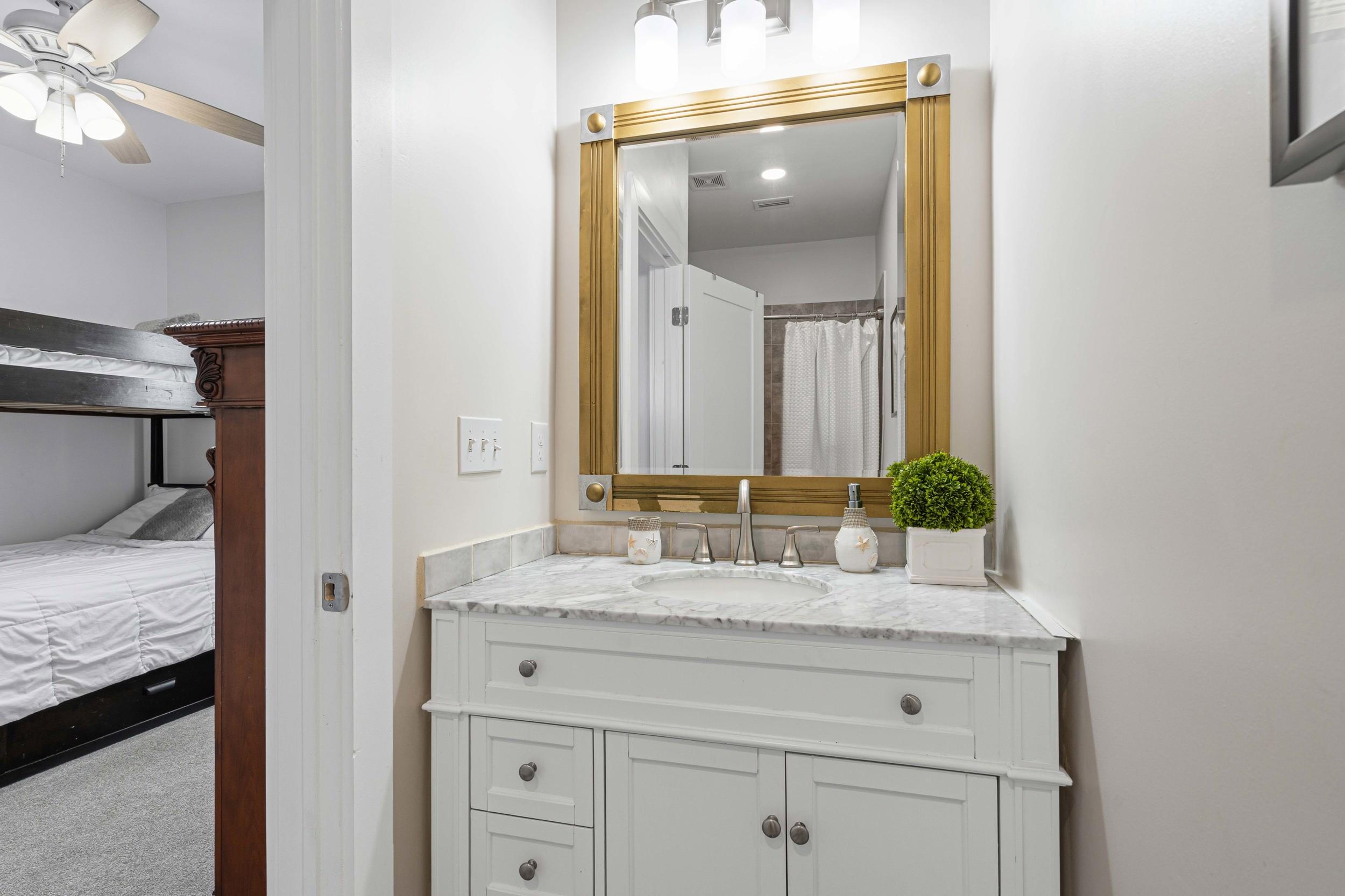 MIKSTAKEL TOWNHOMES - Residential Lease