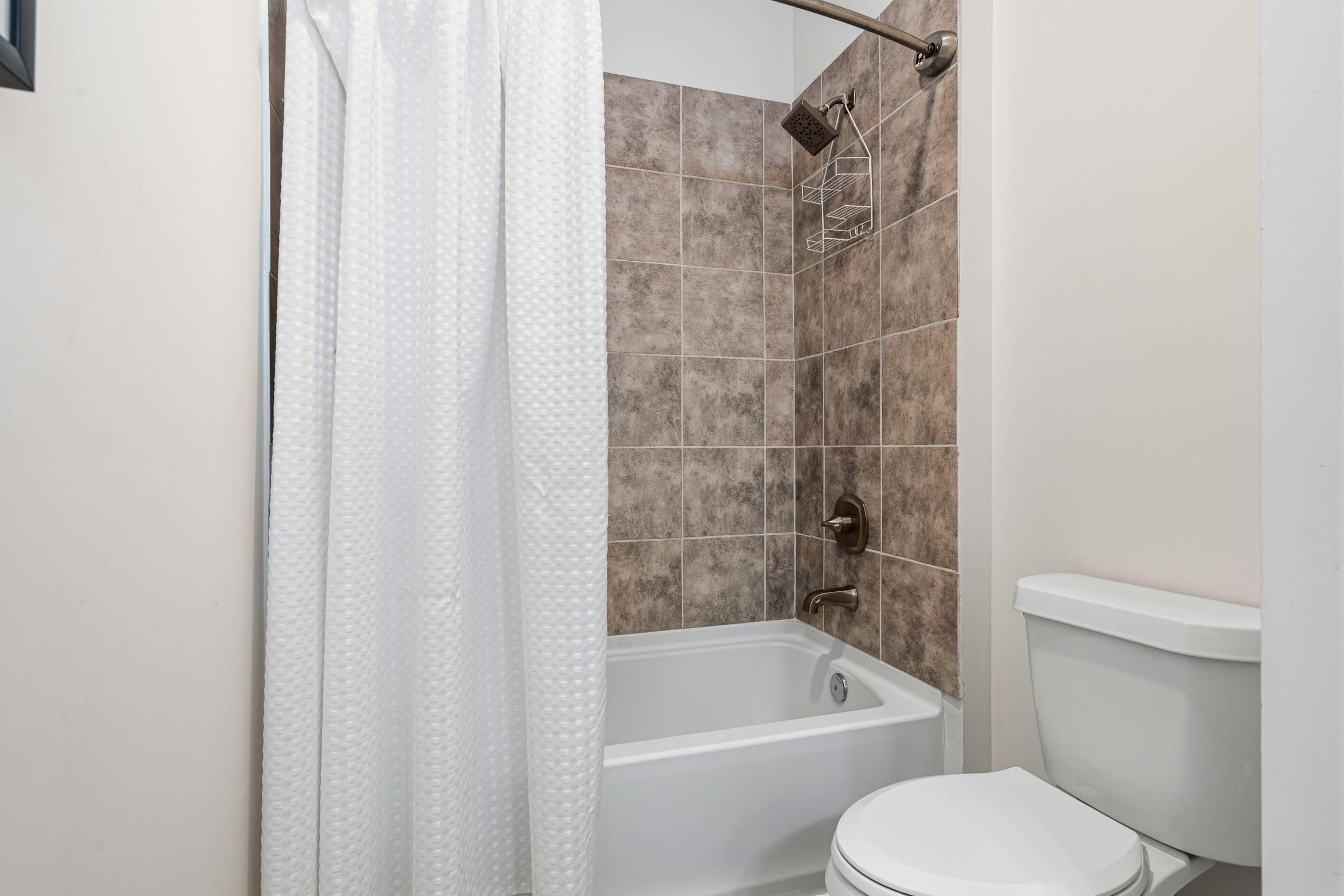 MIKSTAKEL TOWNHOMES - Residential Lease