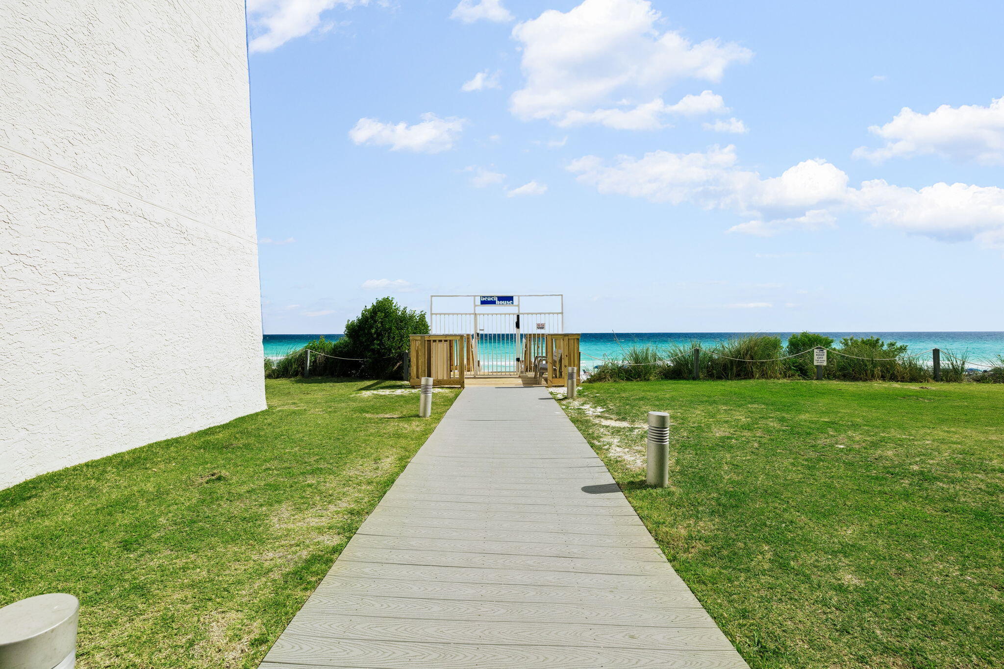 BEACH HOUSE CONDO PH 2 - Residential
