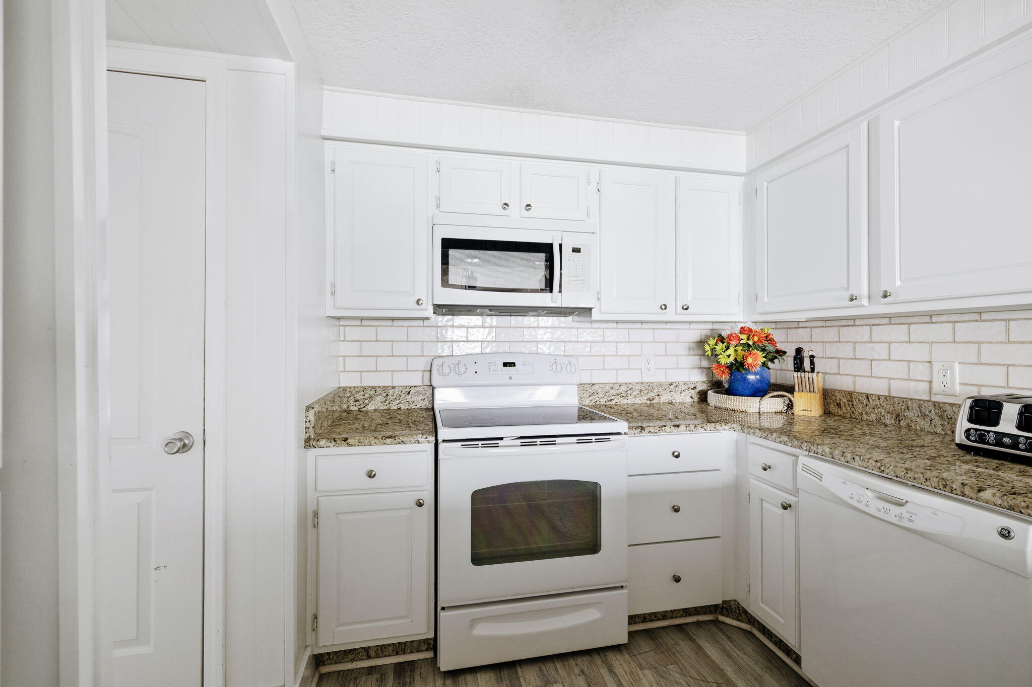 BEACH HOUSE CONDO PH 2 - Residential