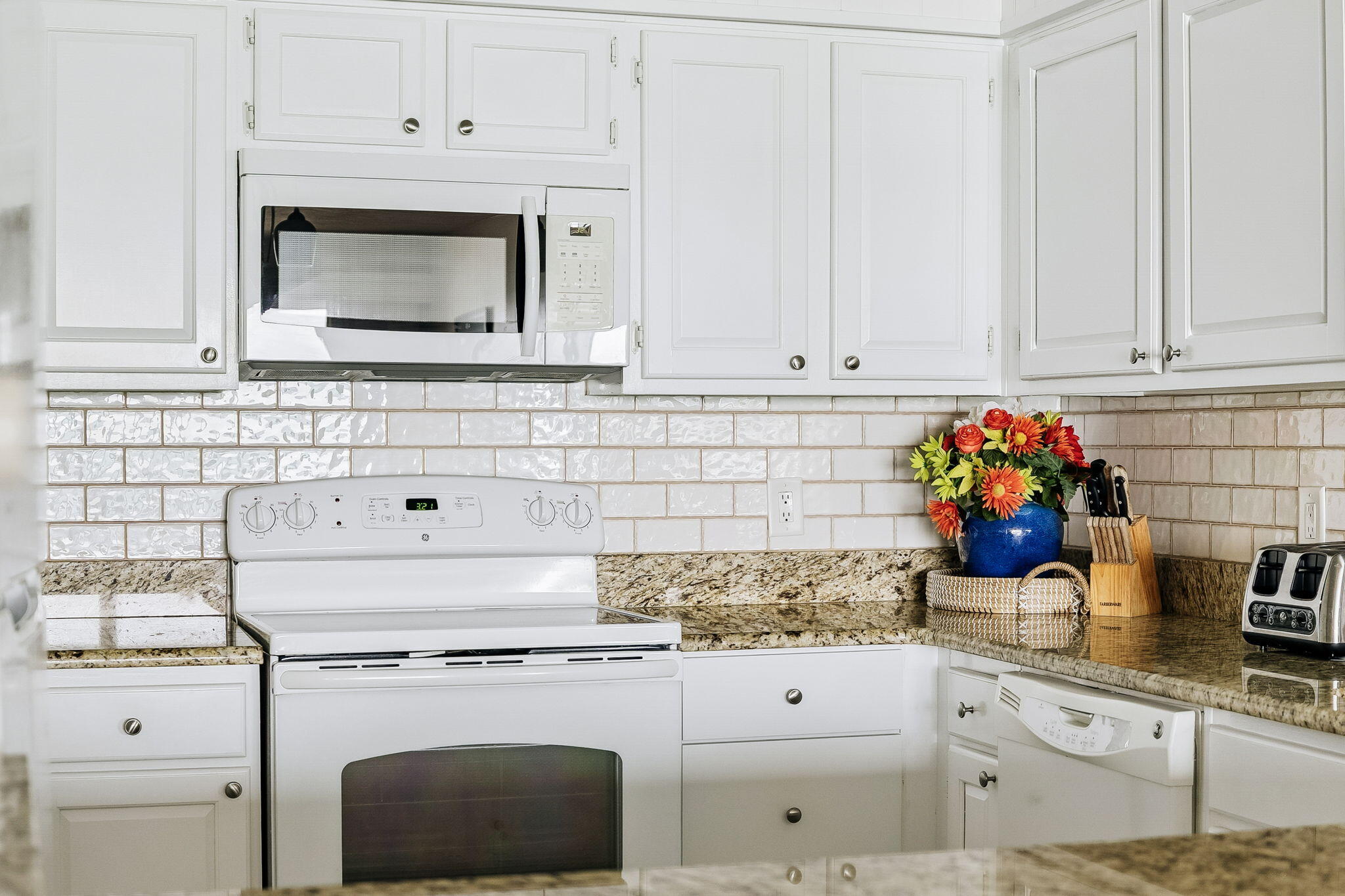 BEACH HOUSE CONDO PH 2 - Residential