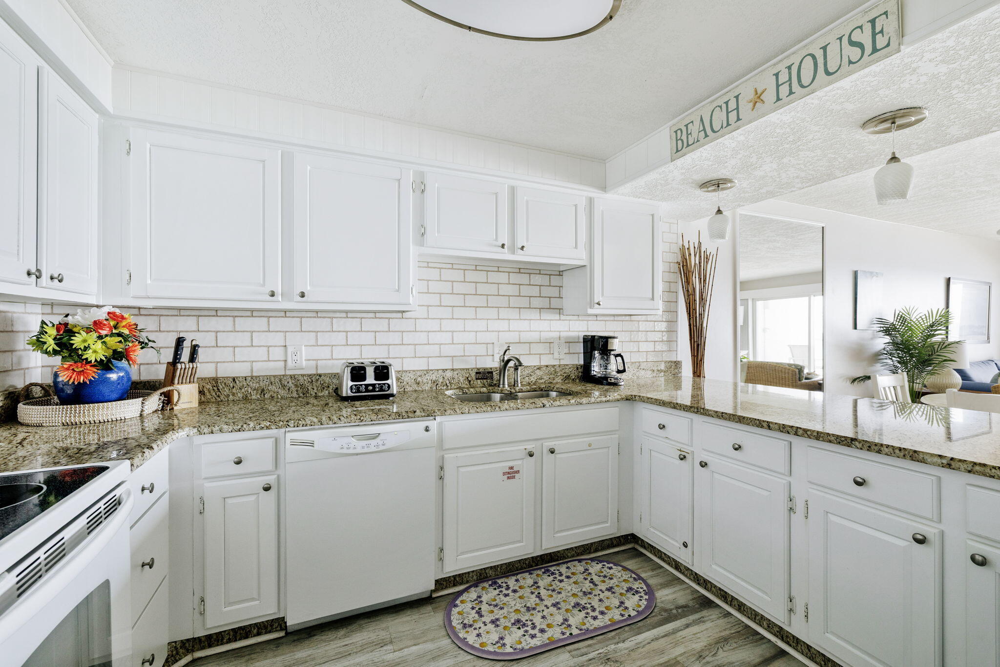 BEACH HOUSE CONDO PH 2 - Residential