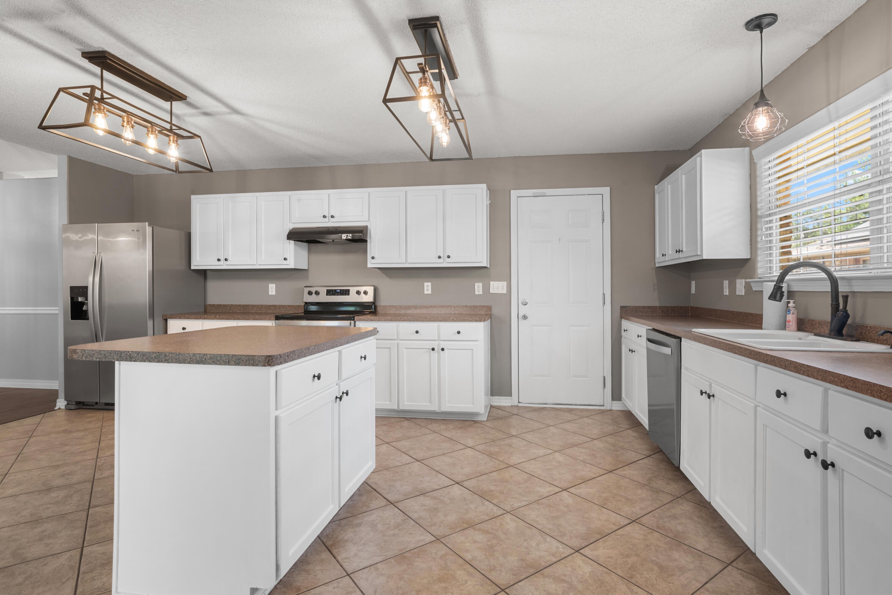 HOLLEY BY THE SEA - Residential