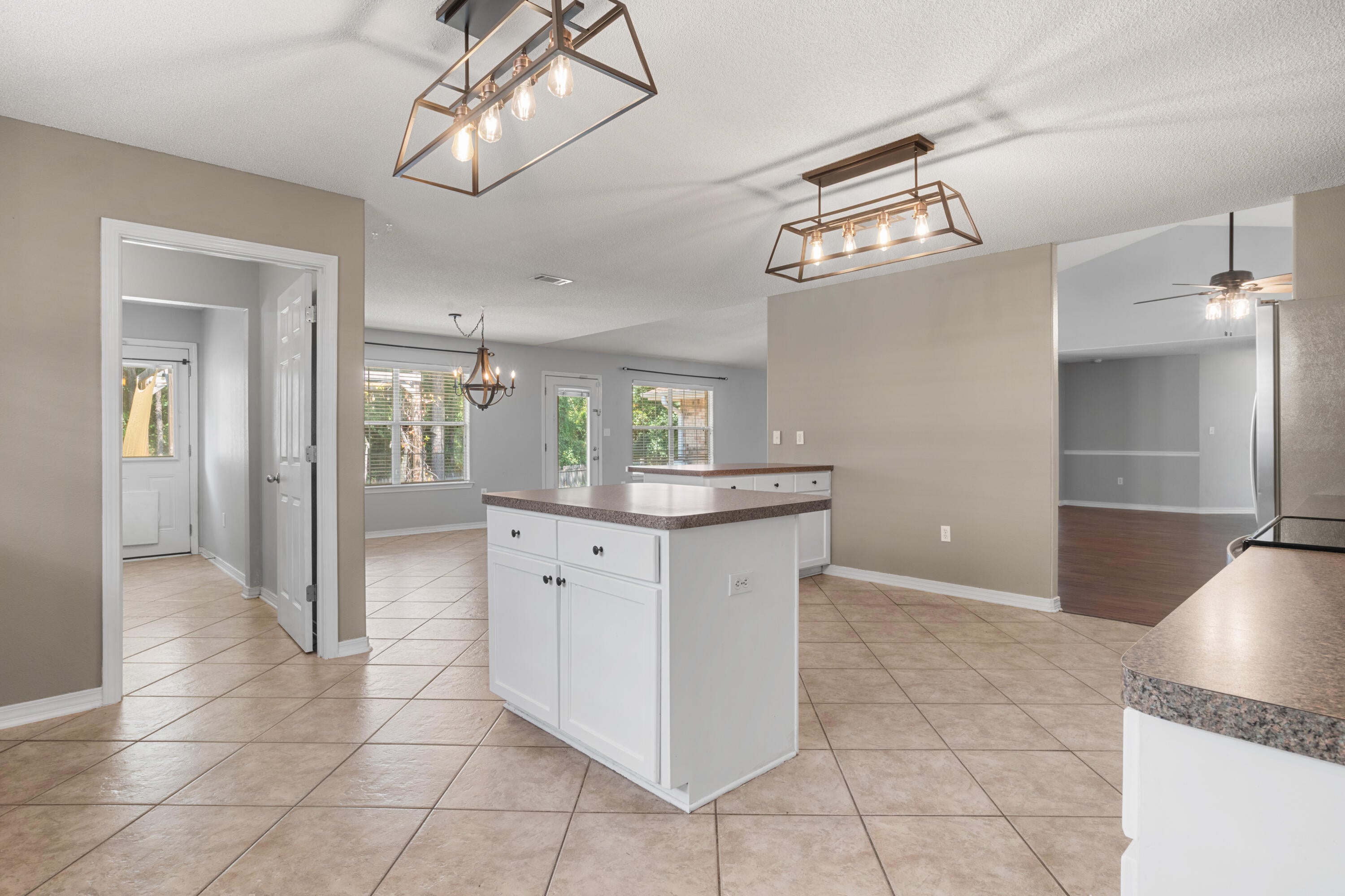 HOLLEY BY THE SEA - Residential