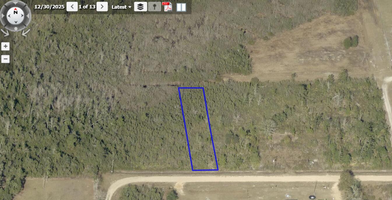 Fantastic opportunity to buy an affordable piece of land in the peaceful Fountain, Florida! More land lots available as well. This charming town is located just 40 minutes from Panama City, offering the convenience of being close to everyday amenities while providing a peaceful setting away from the hustle and bustle.
Owner financing available!
