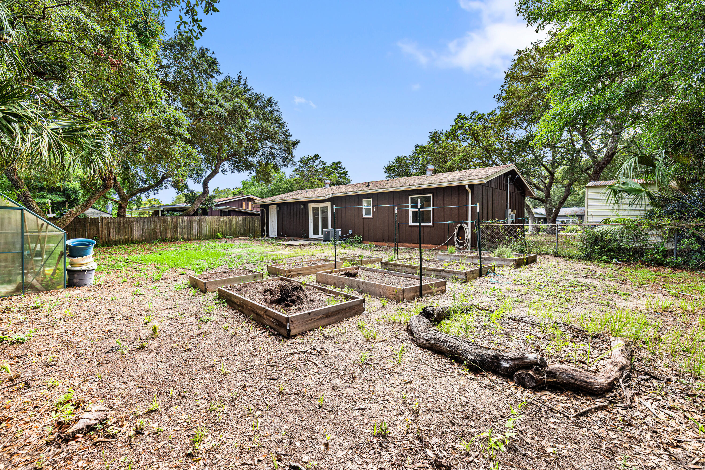 Port Dixie - Residential