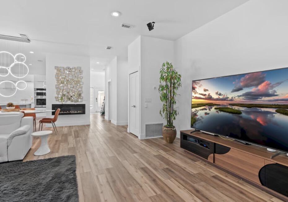 CAPTIVA AT TOPS'L - Residential Lease