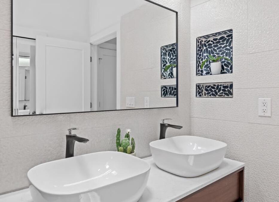 CAPTIVA AT TOPS'L - Residential Lease