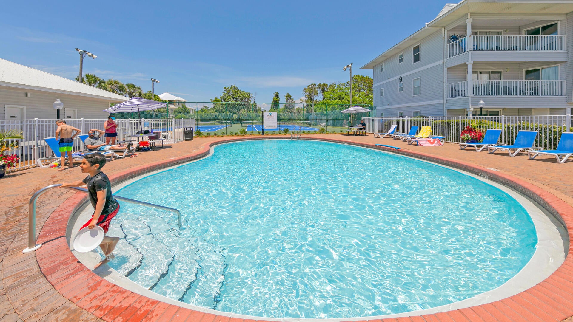BEACHSIDE VILLAS CONDO - Residential