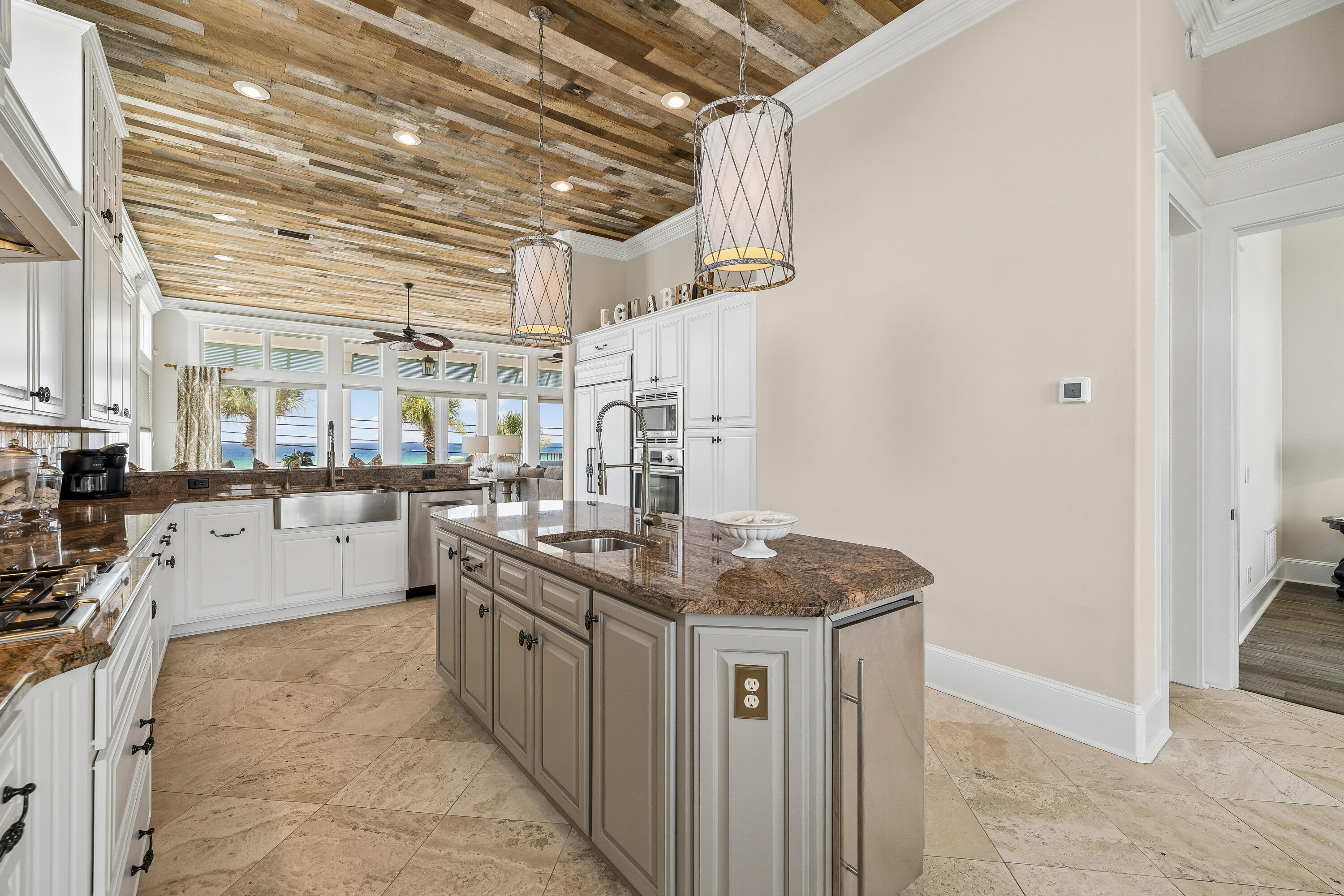 LAGUNA BEACH - Residential