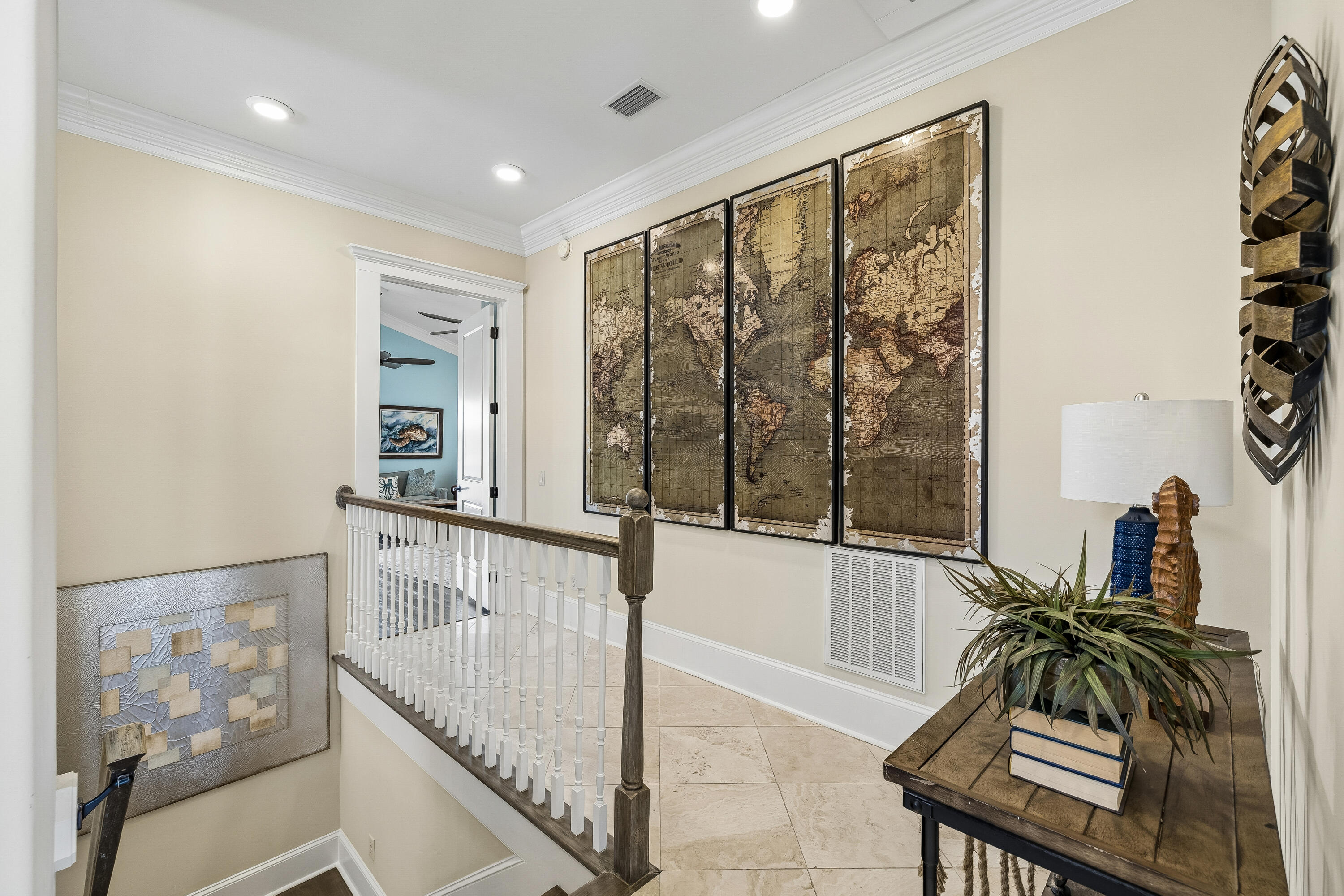 LAGUNA BEACH - Residential