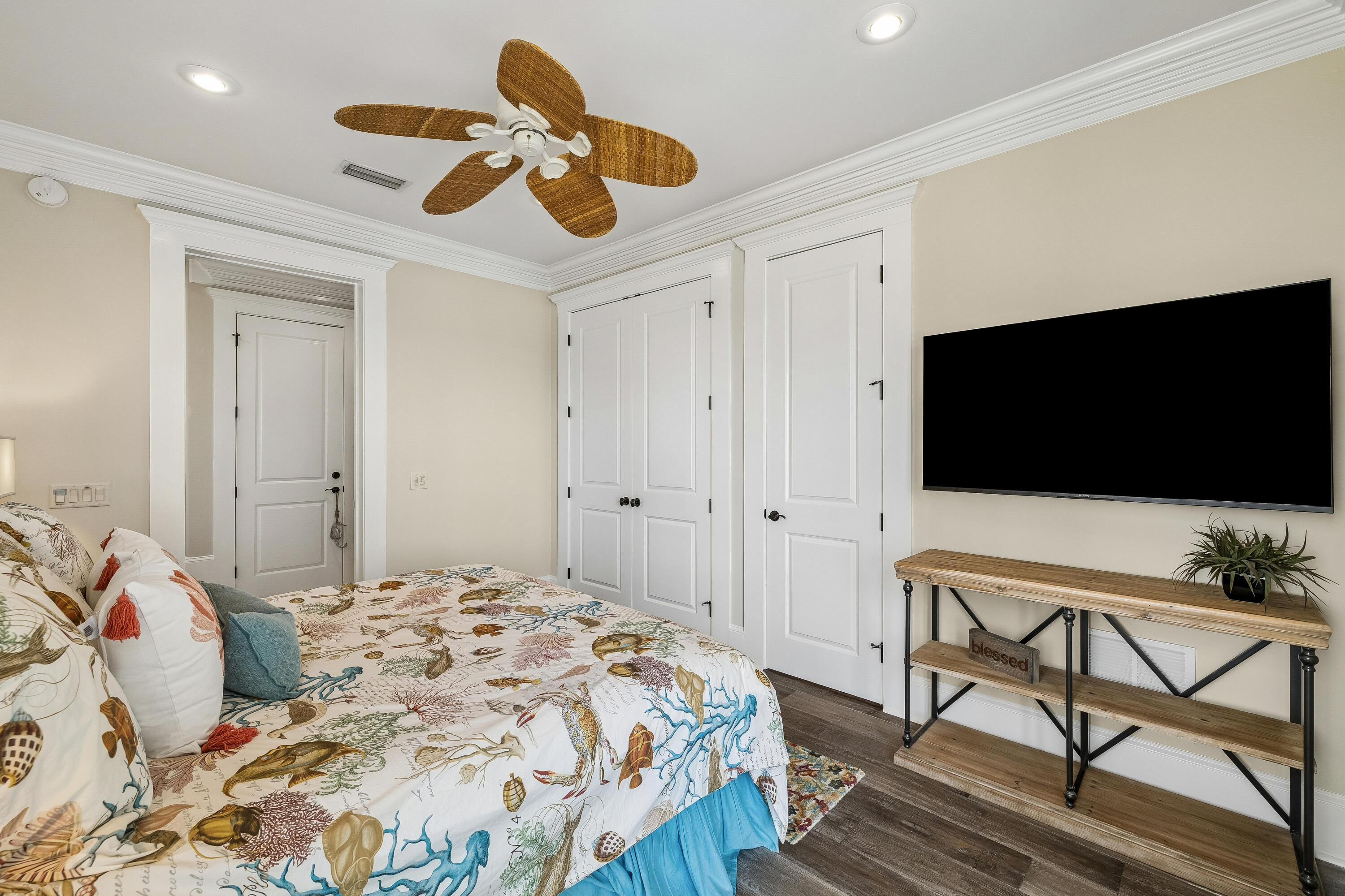 LAGUNA BEACH - Residential