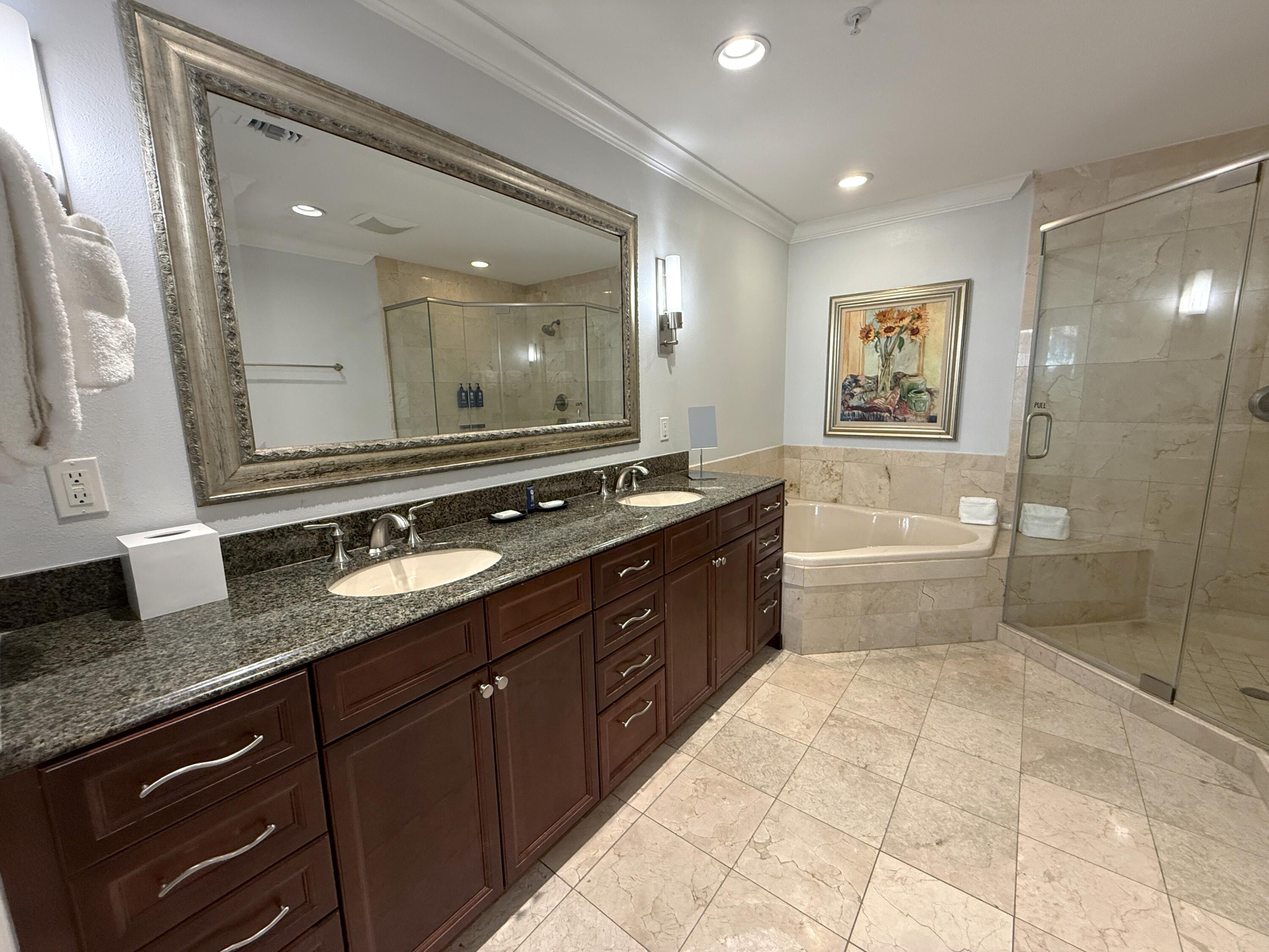 EMERALD GRANDE - Residential