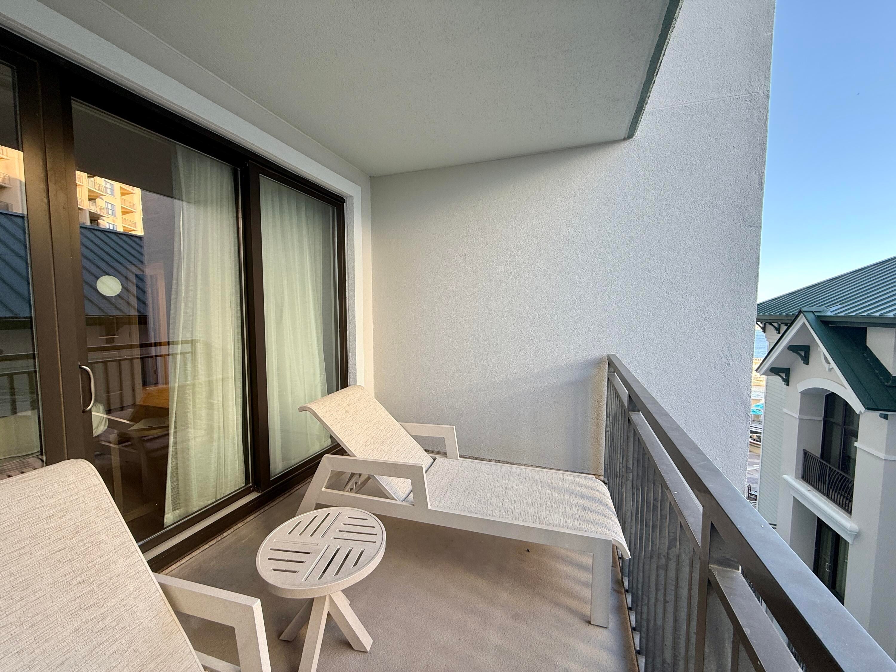 EMERALD GRANDE - Residential