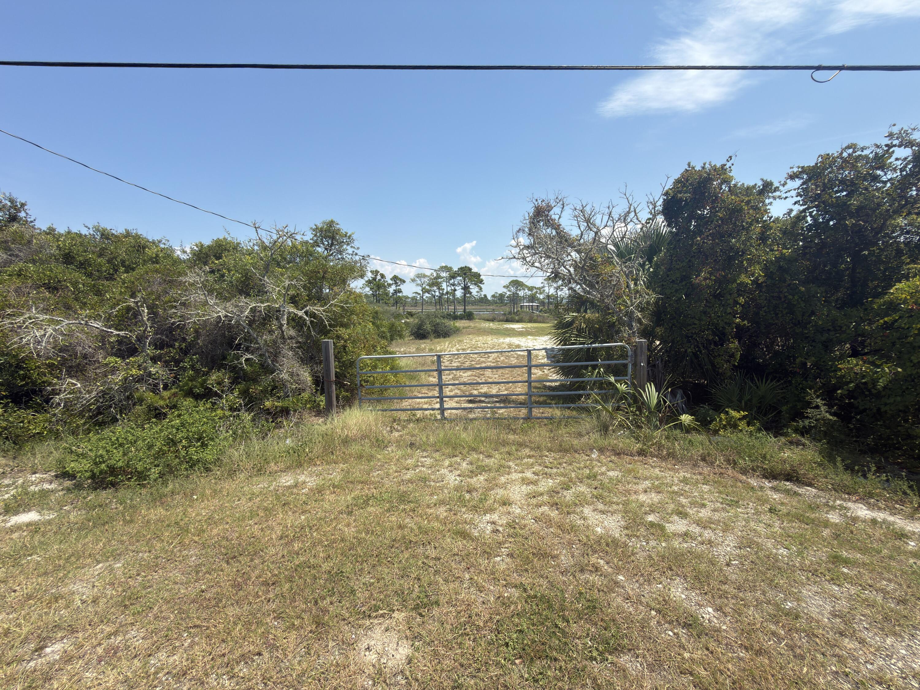 NO RECORDED SUBDIVISION - Land