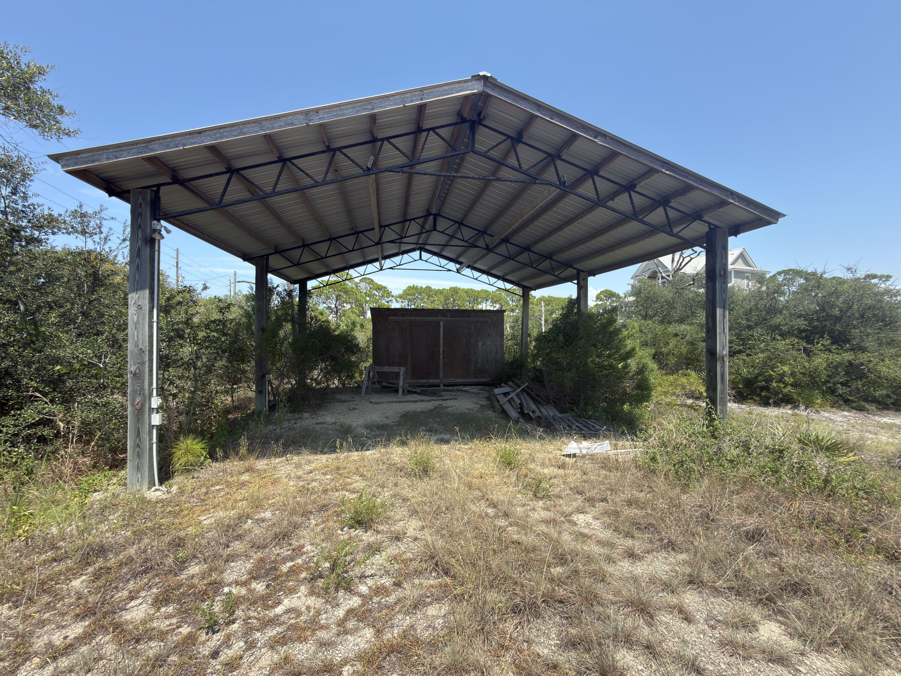 NO RECORDED SUBDIVISION - Land