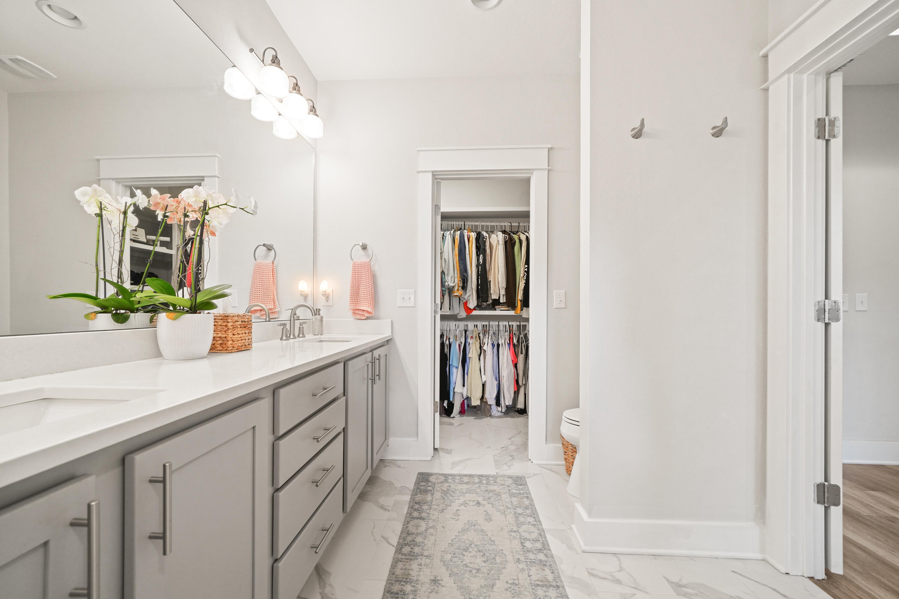 SACRED OAKS PH 2 - Residential Lease