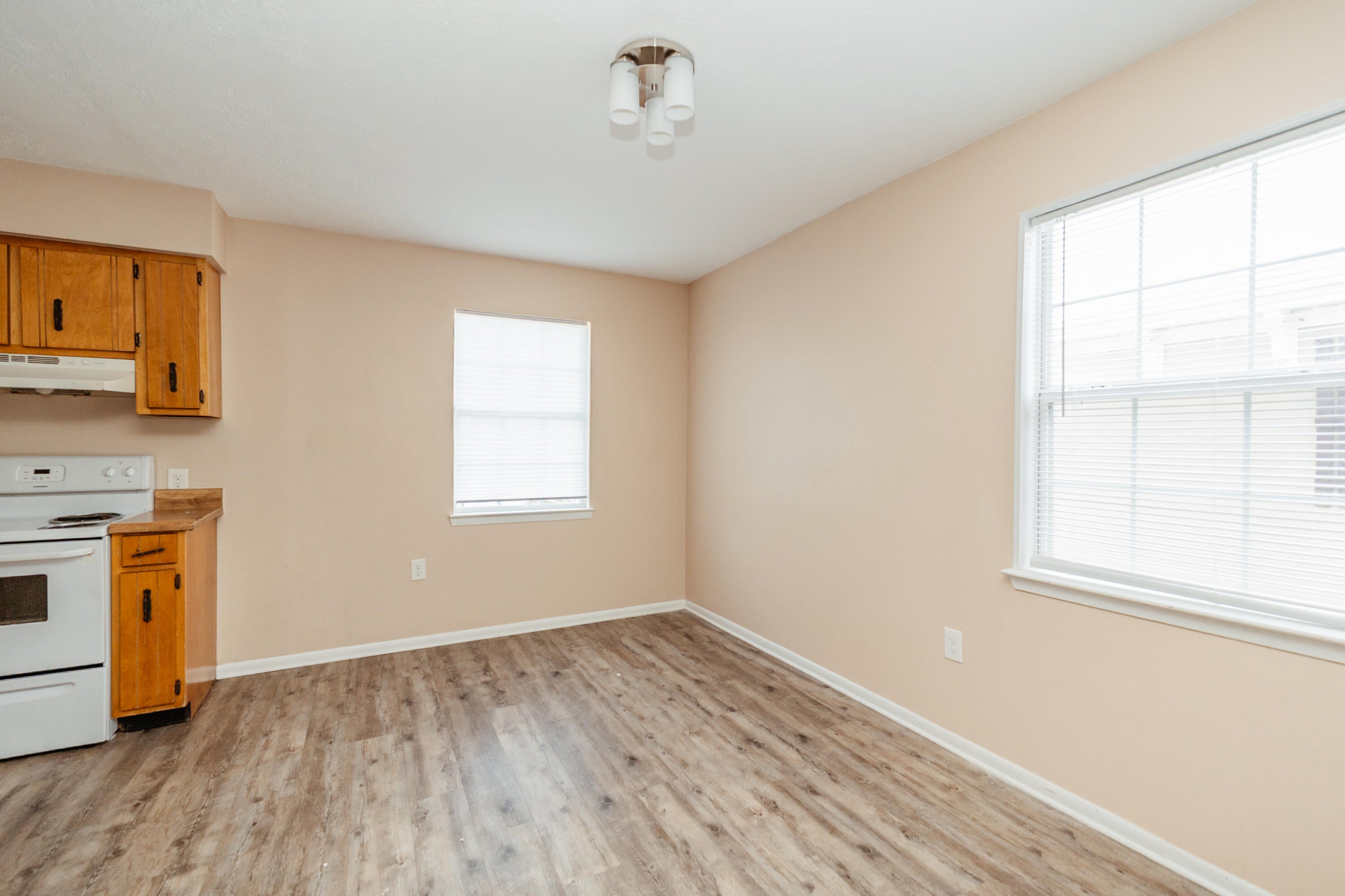 BAY BREEZE - Residential Lease