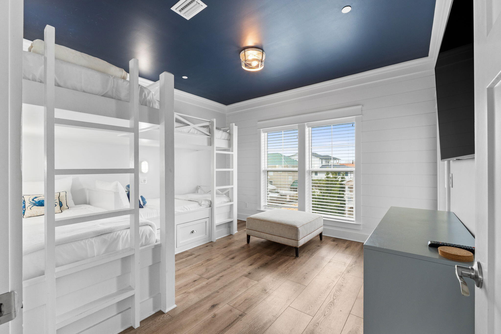 RIVIERA BEACH - Residential