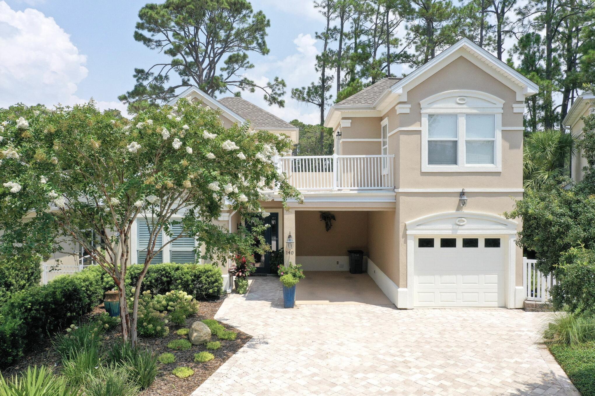 FAIRWAY VILLAS - Residential