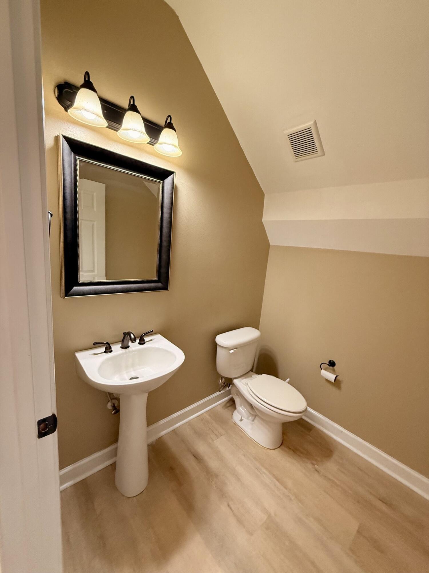 DUGGAN POND ESTATES - Residential Lease