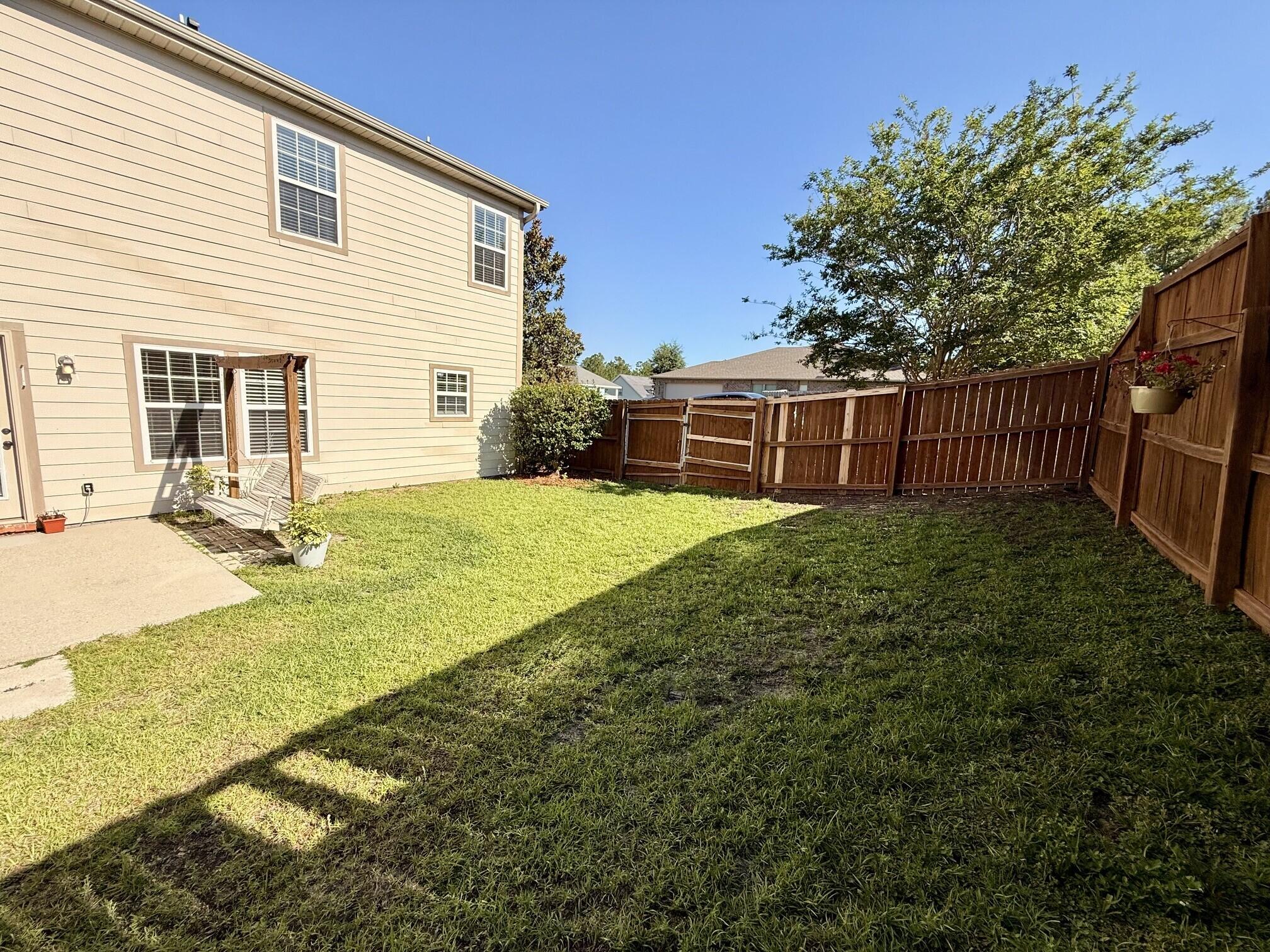 DUGGAN POND ESTATES - Residential Lease