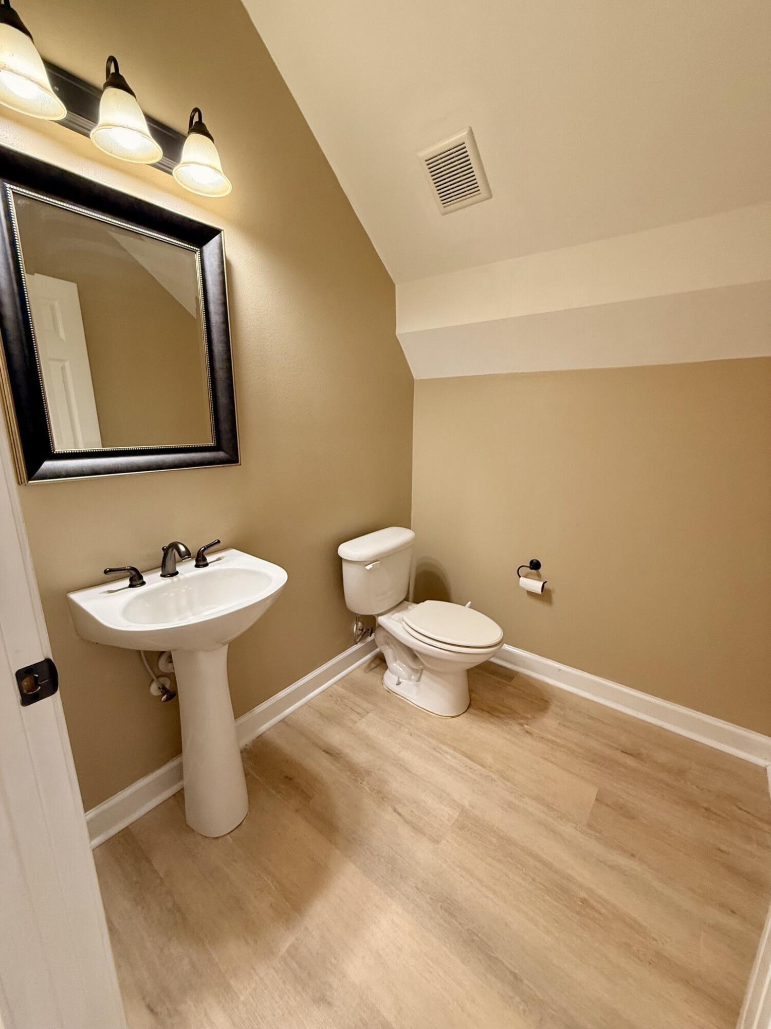 DUGGAN POND ESTATES - Residential Lease