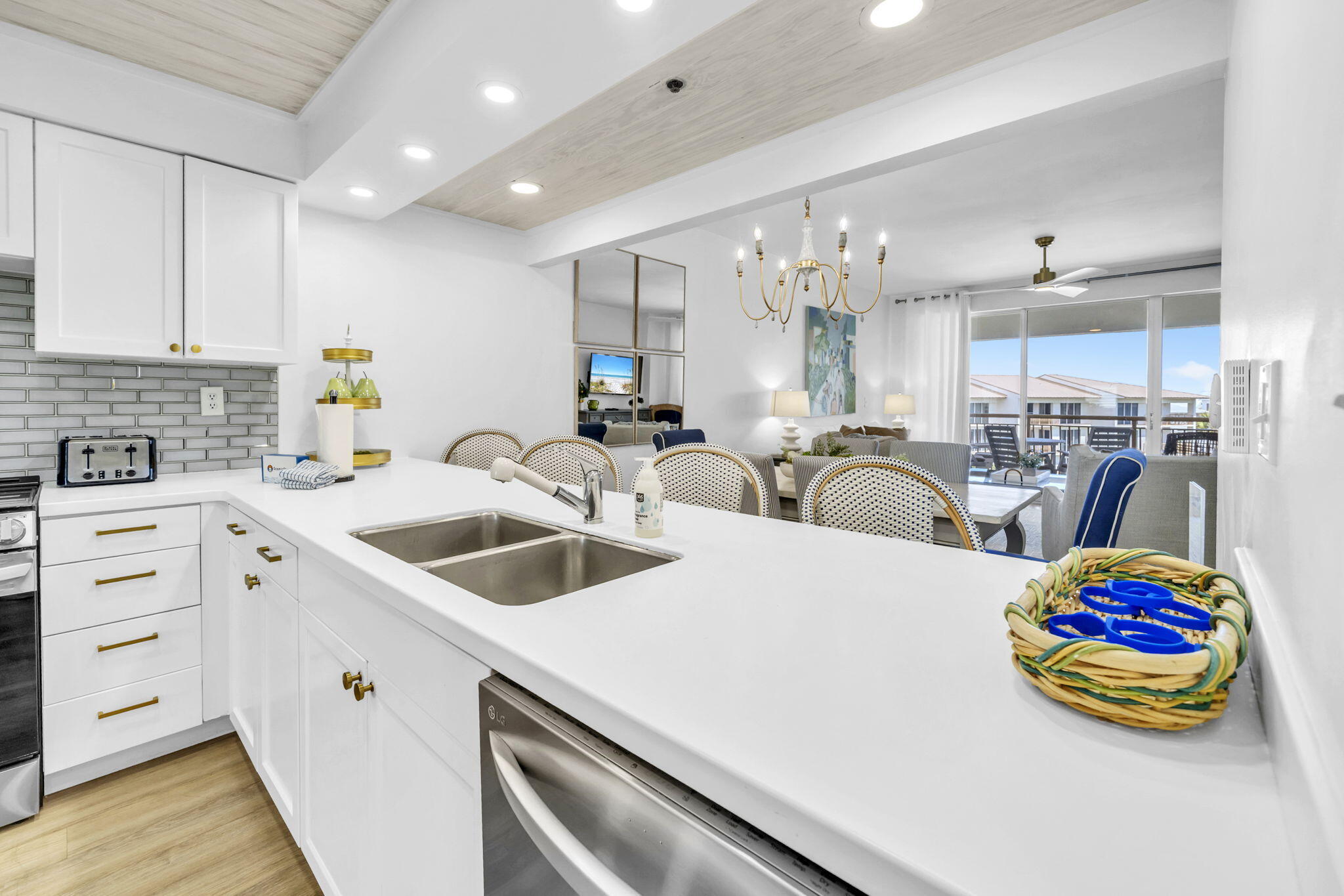 HIGH POINTE RESORT CONDO - Residential