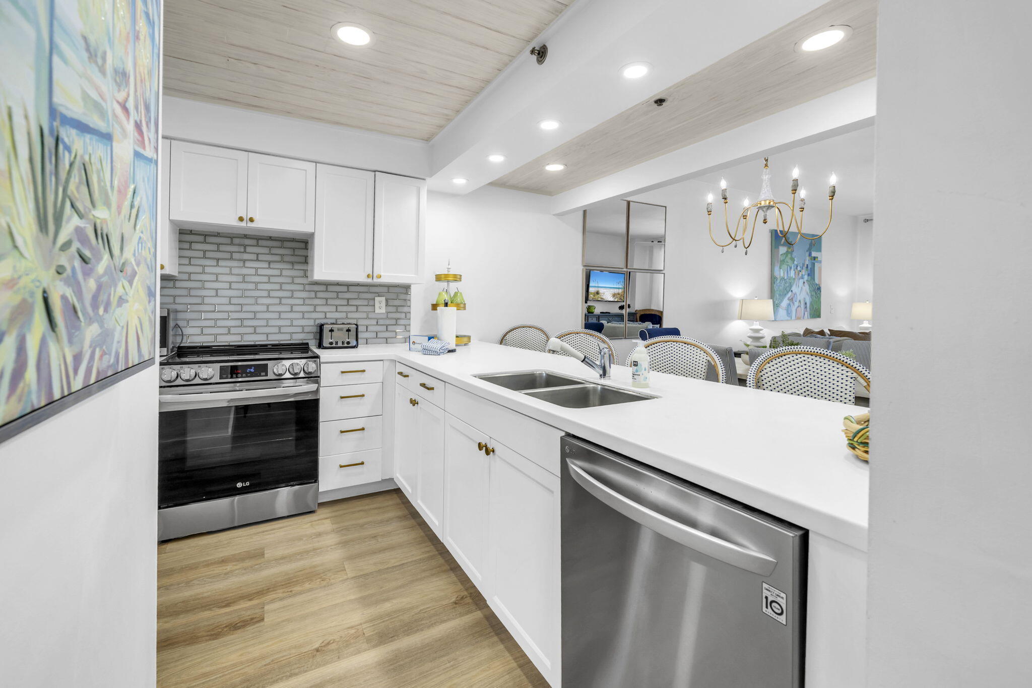 HIGH POINTE RESORT CONDO - Residential