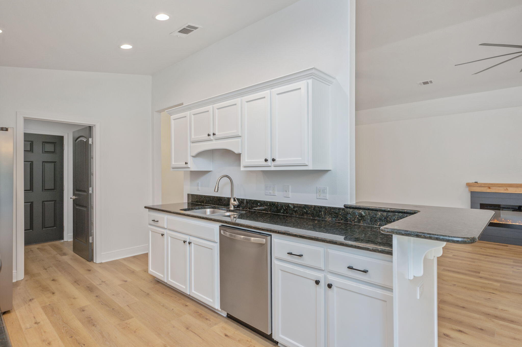 ALICIA PLACE - Residential
