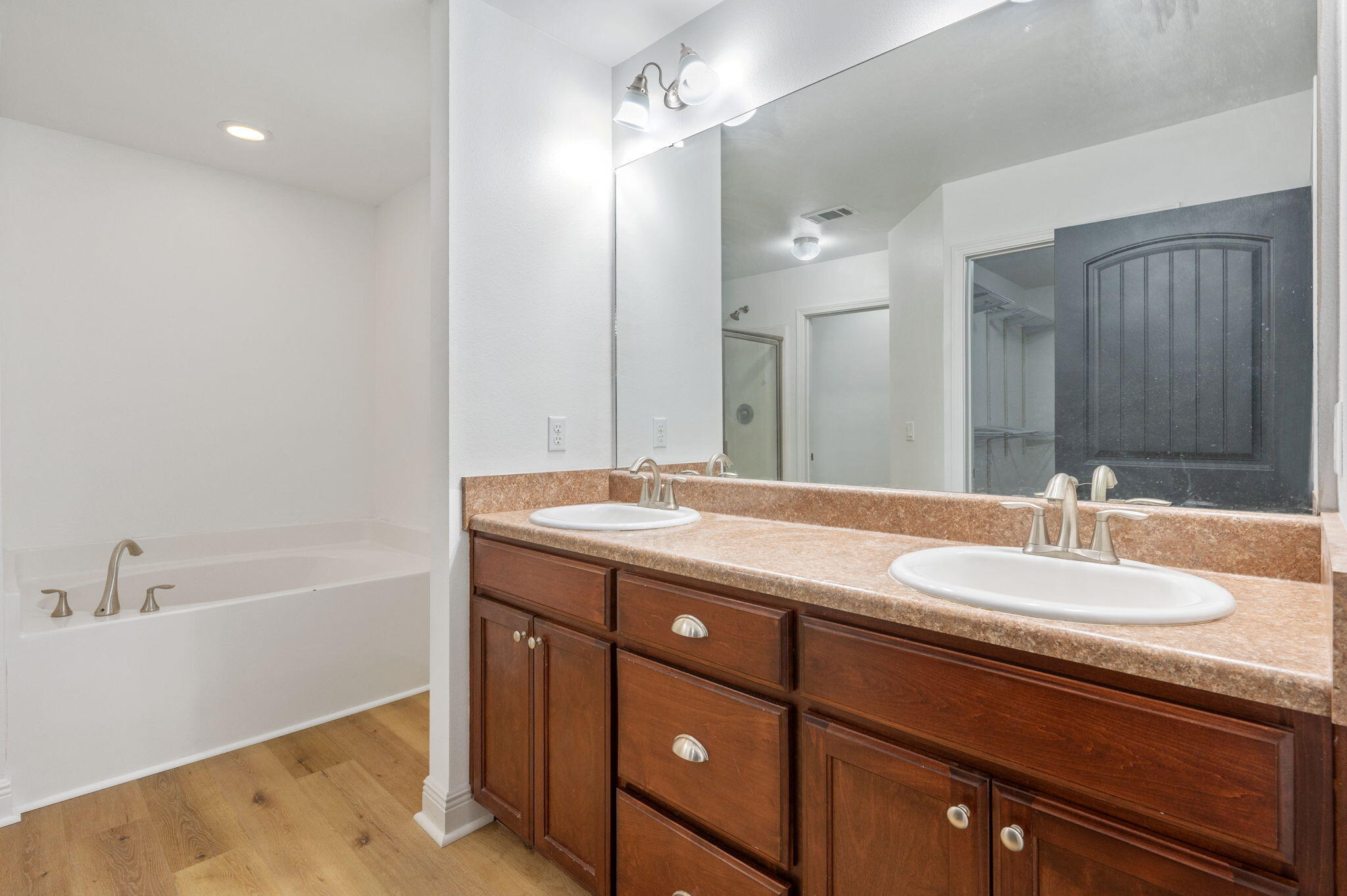 ALICIA PLACE - Residential