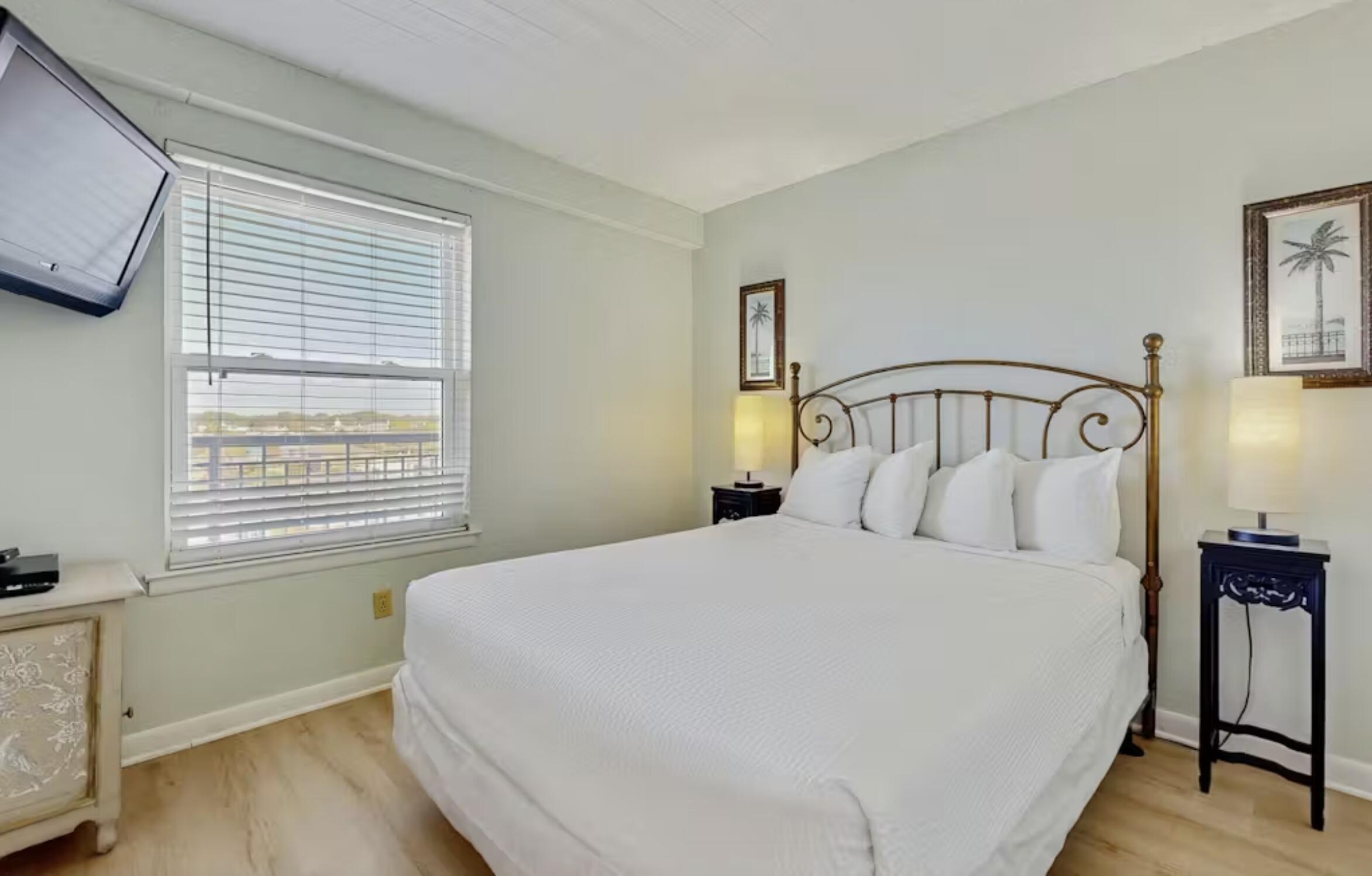ISLAND ECHO CONDO Unit 6-E - Residential