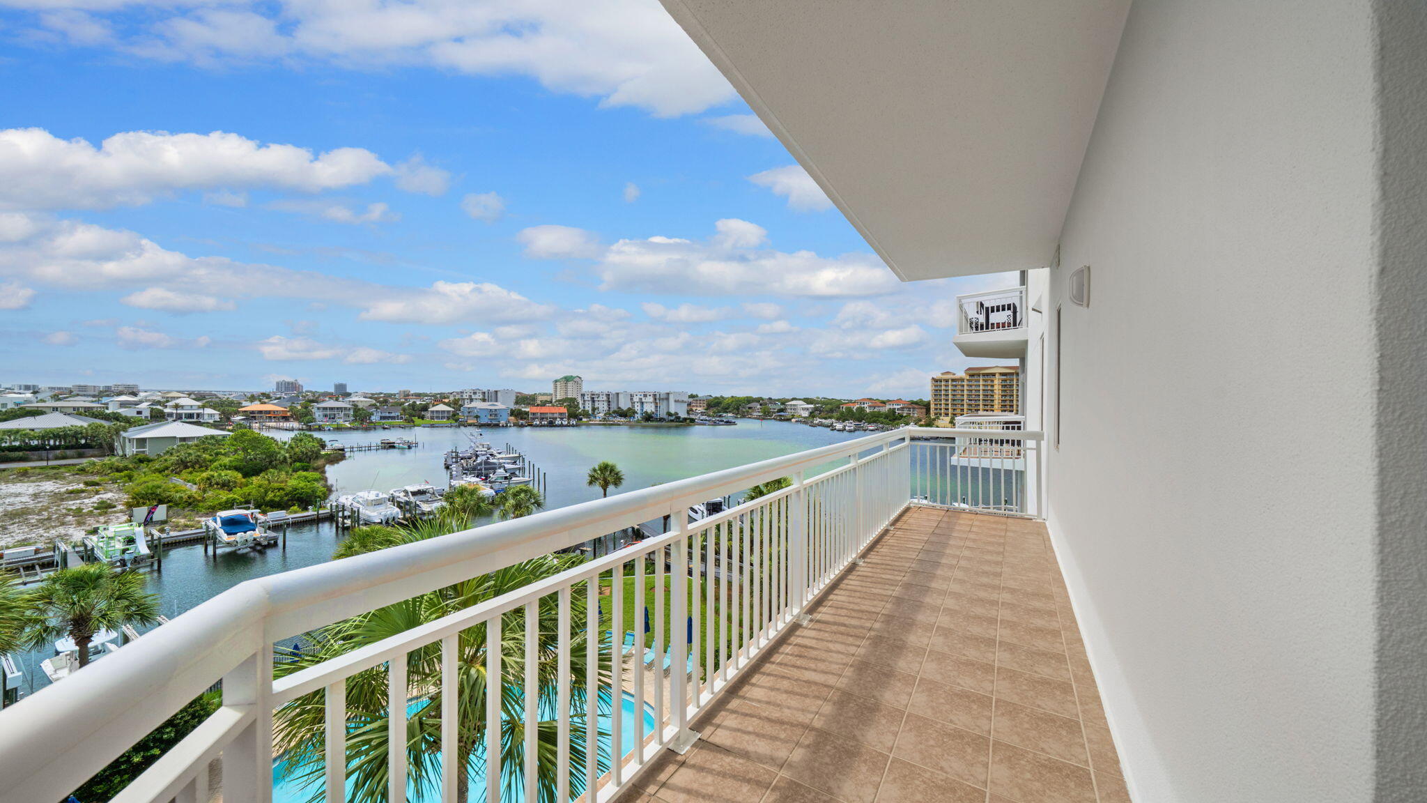 HARBOR LANDING - Residential