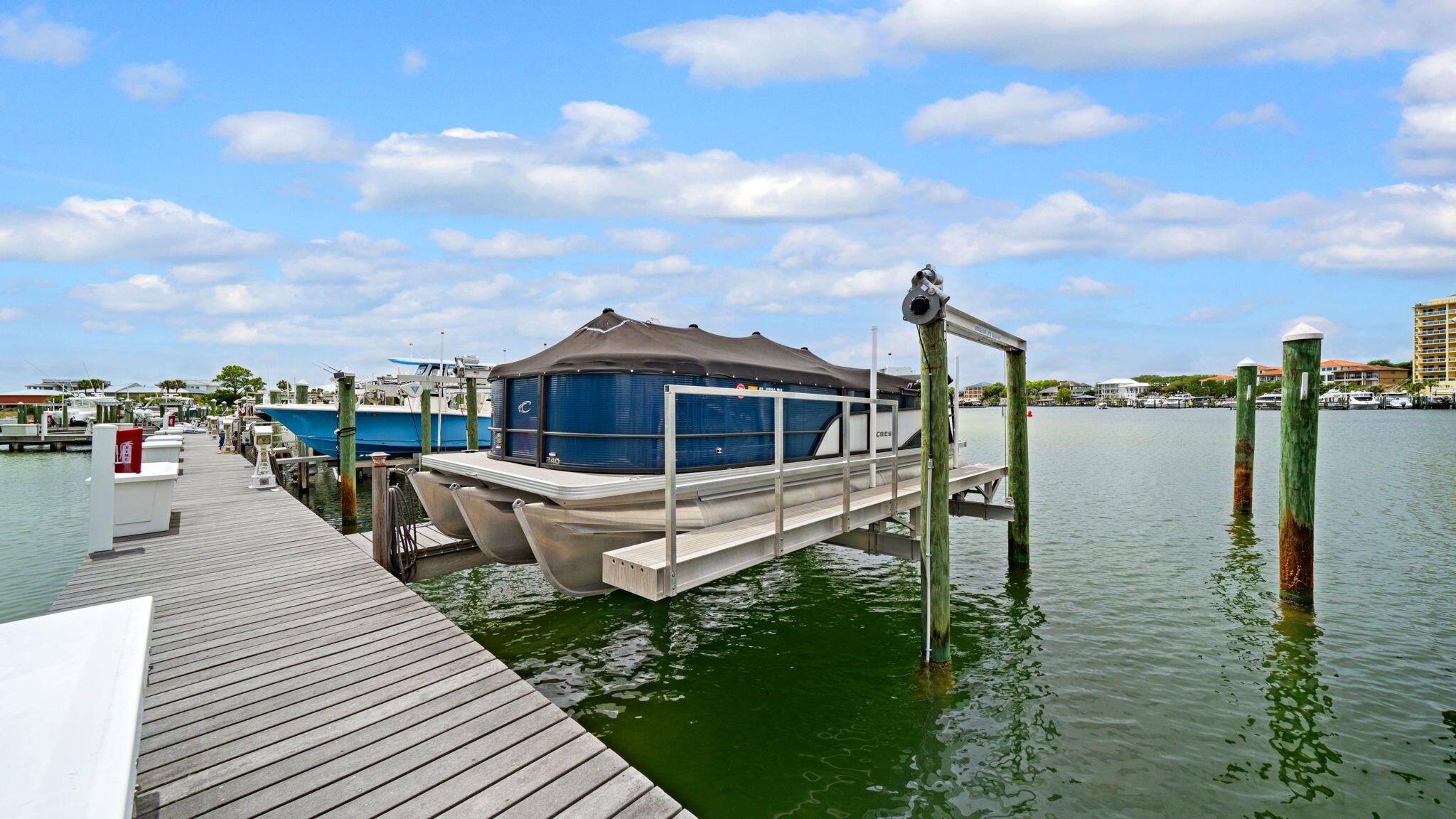 HARBOR LANDING - Residential