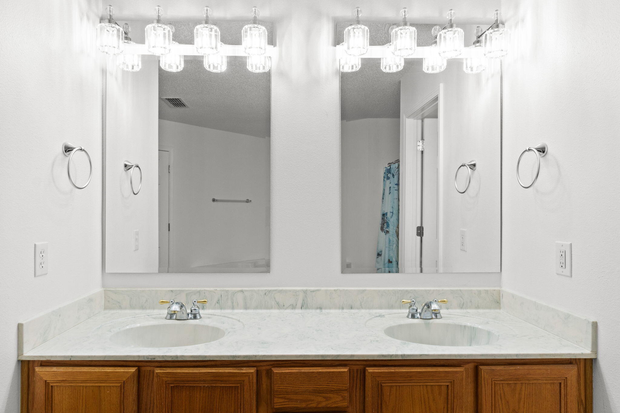 HOLLEY BY THE SEA - Residential