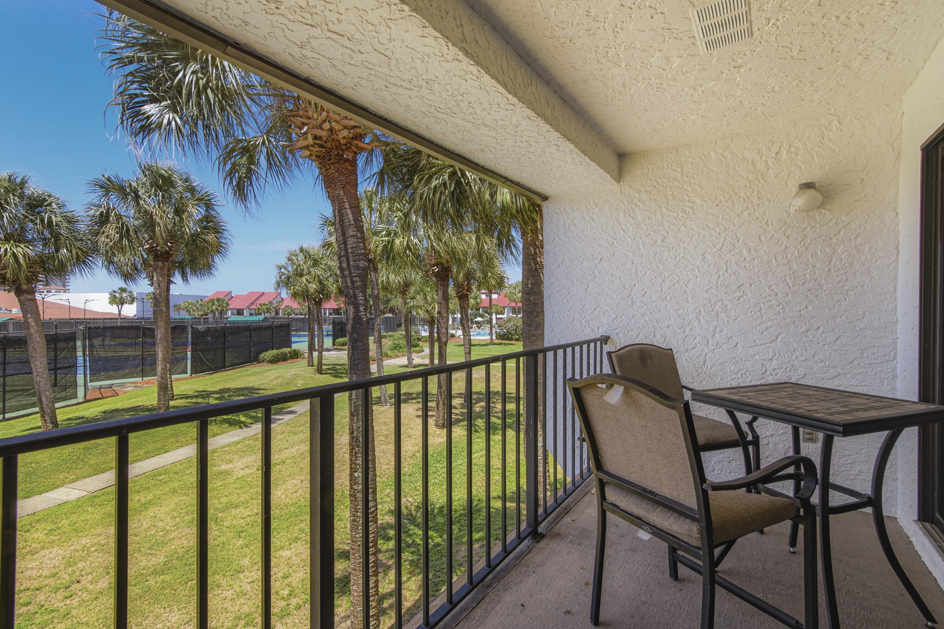RIVER OAKS - Residential