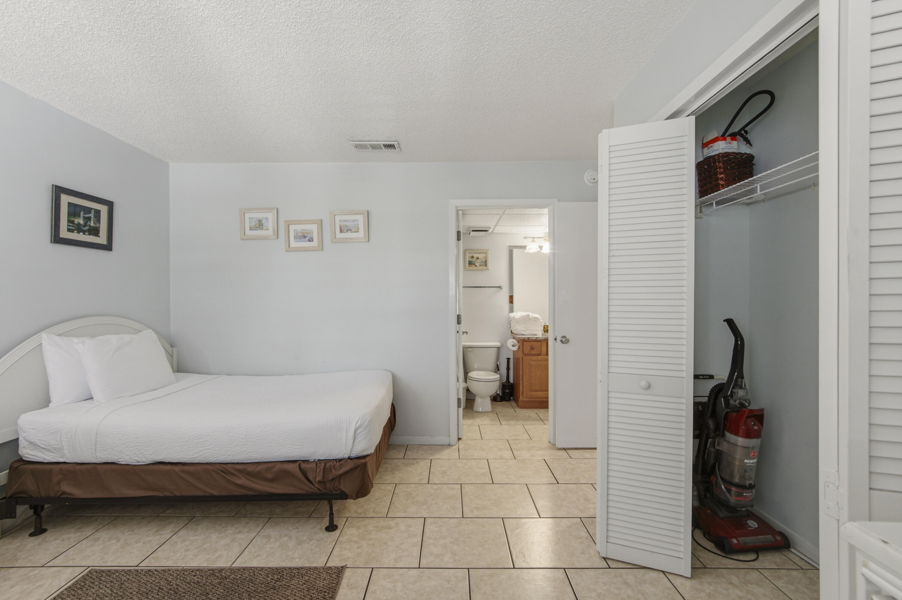 RIVER OAKS - Residential