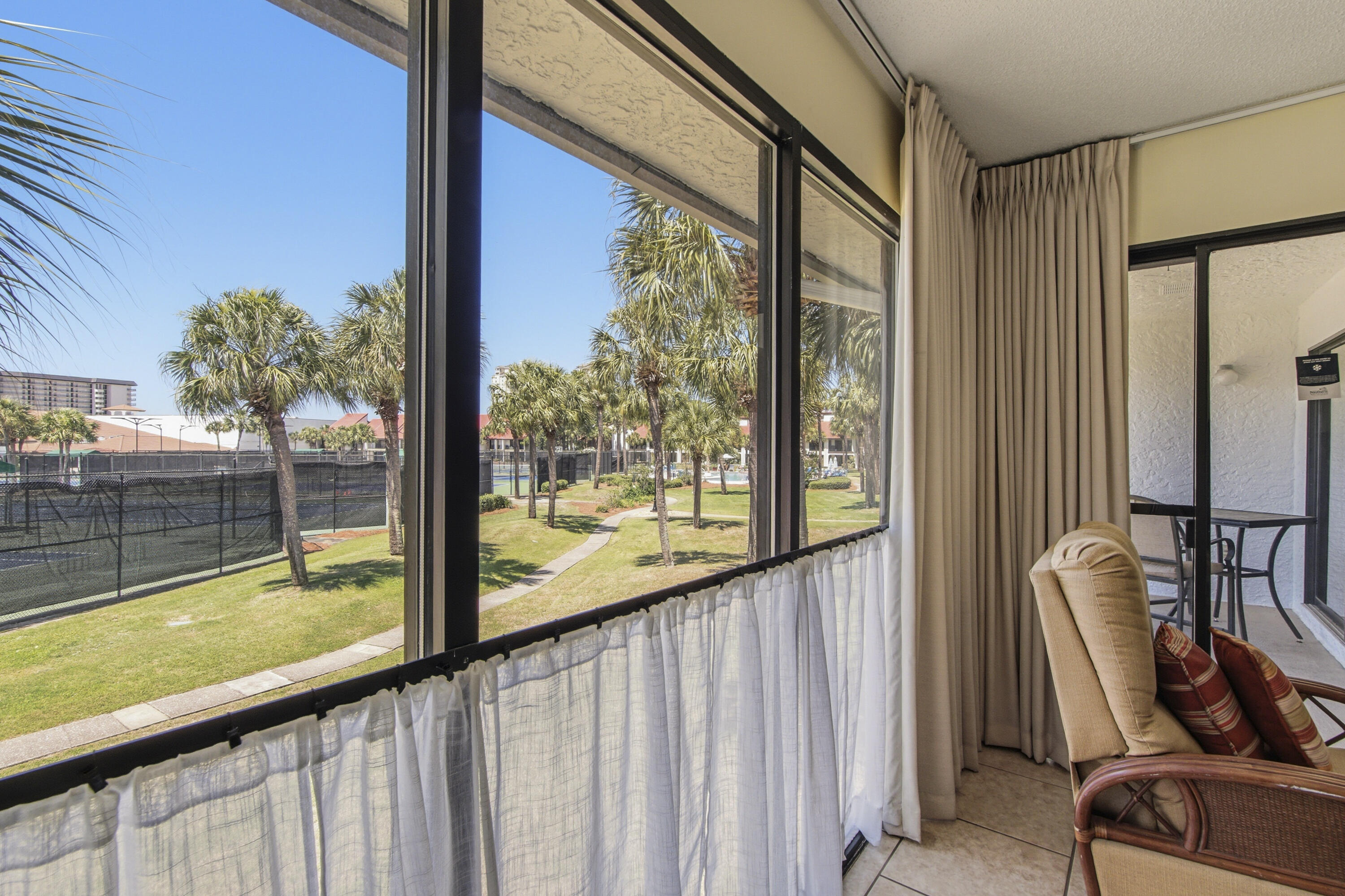 RIVER OAKS - Residential