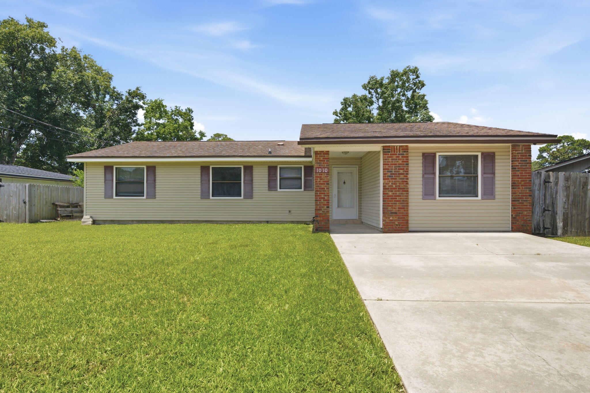 PINE MEADOWS - Residential