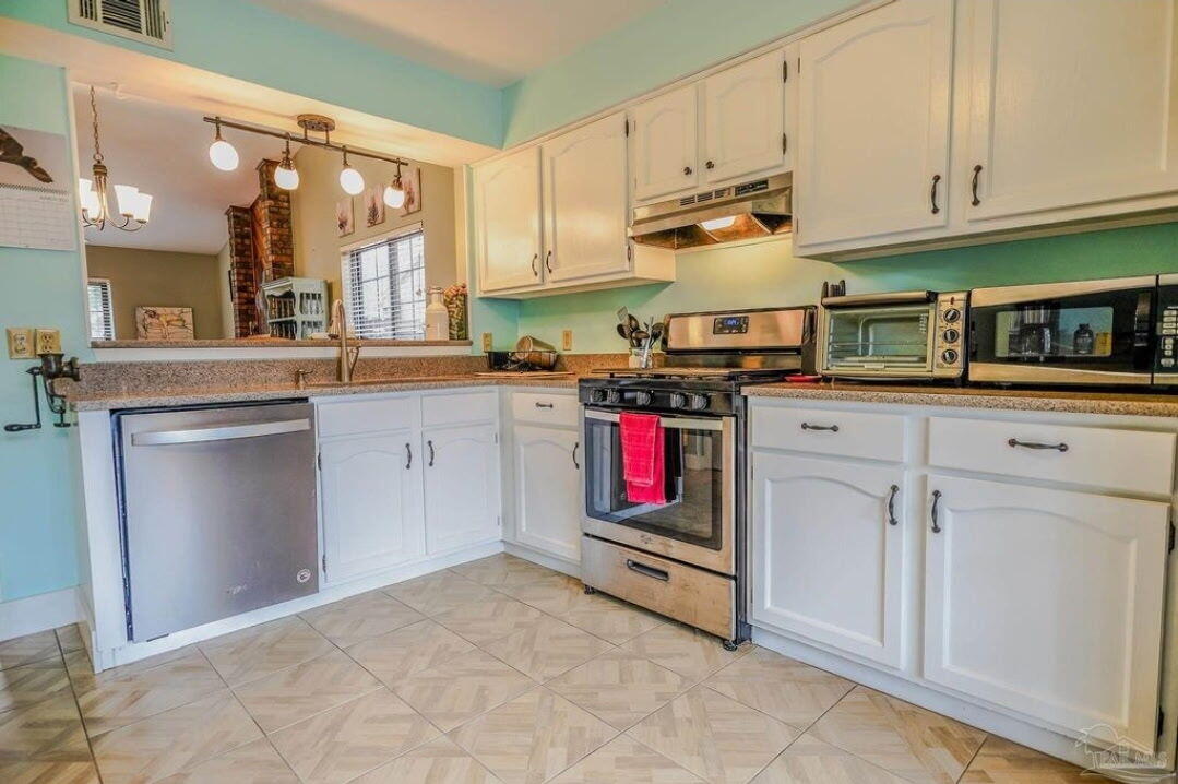 CEDAR RIDGE PH 4 - Residential Lease